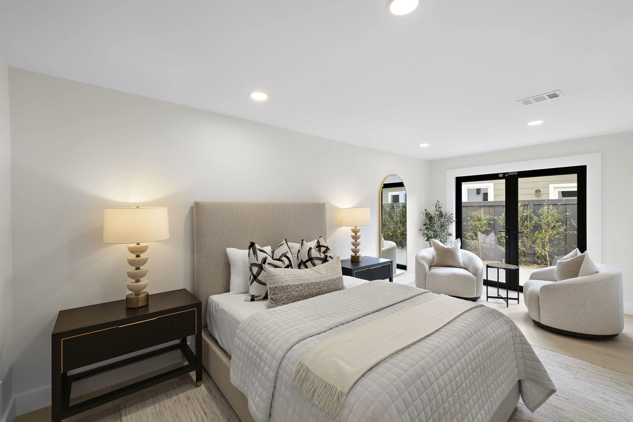 12-web-or-mls-1700 Port Ashley 10.jpg