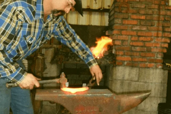 Heartland Horseshoeing School