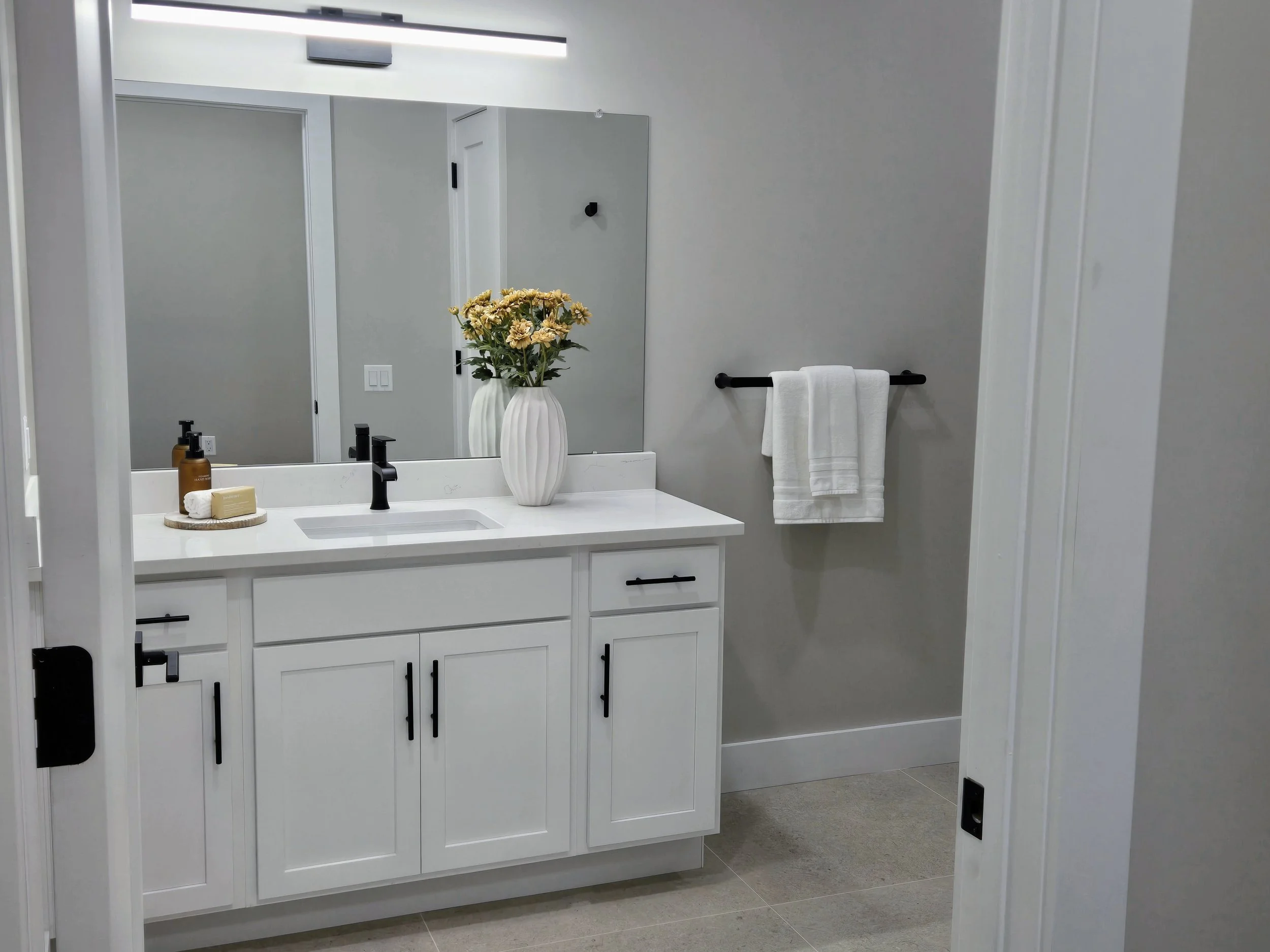 1BR Bathroom