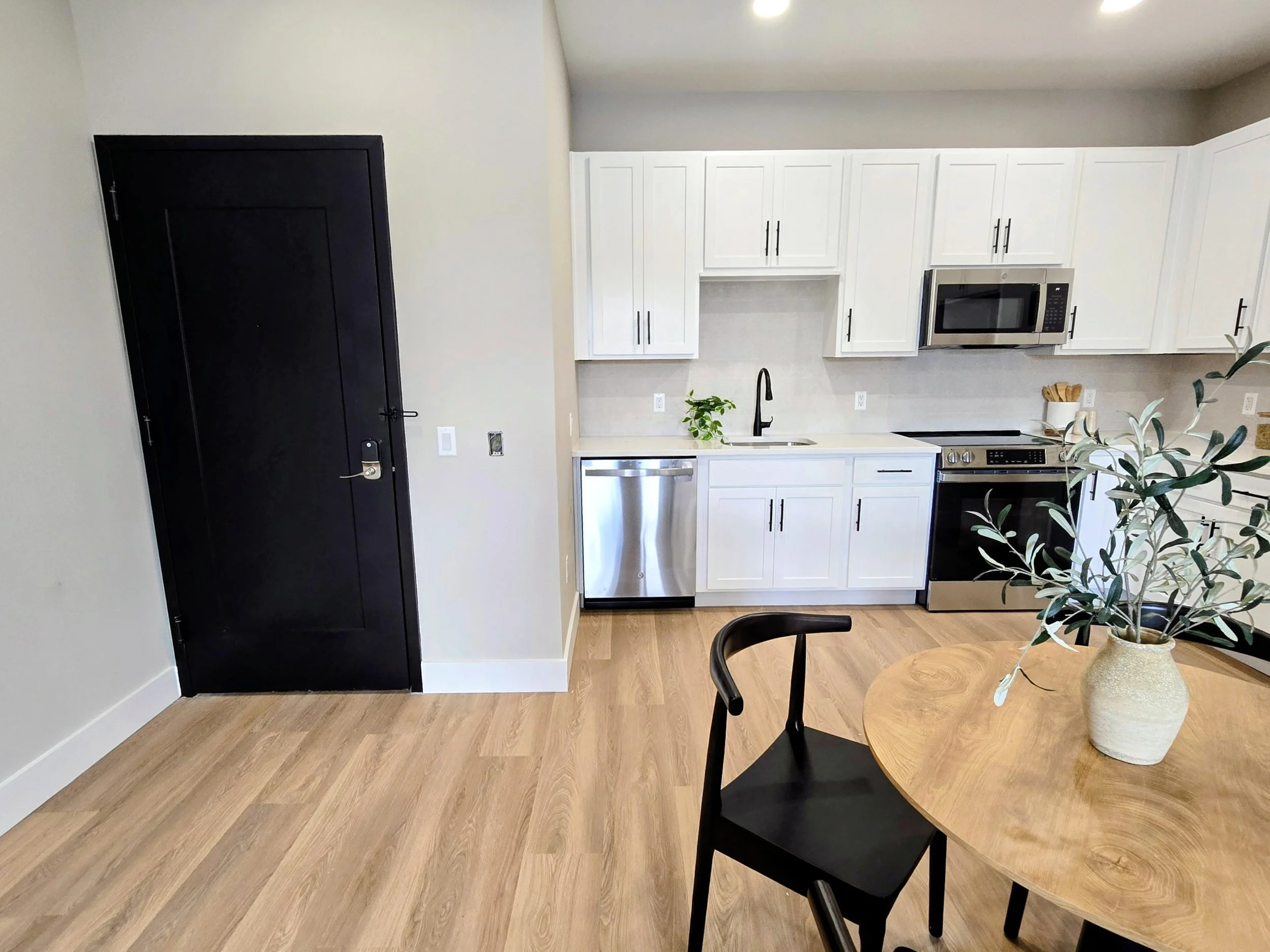 1BR Kitchen / Dining Area