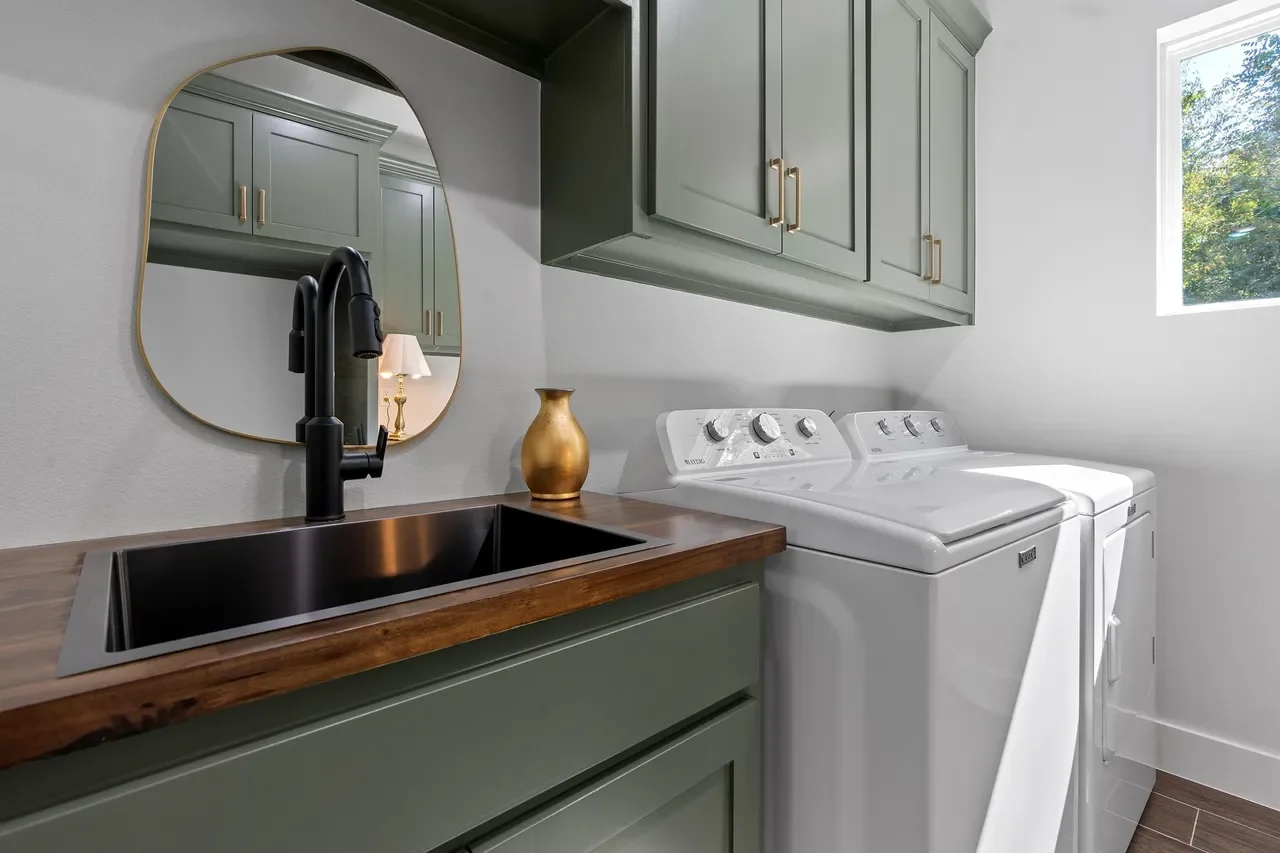 ridgeline laundry.webp