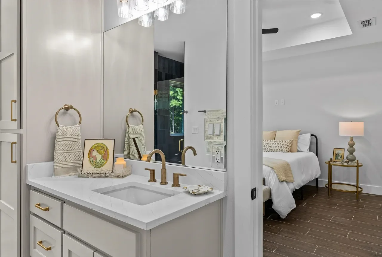 ridgeline master bath.webp