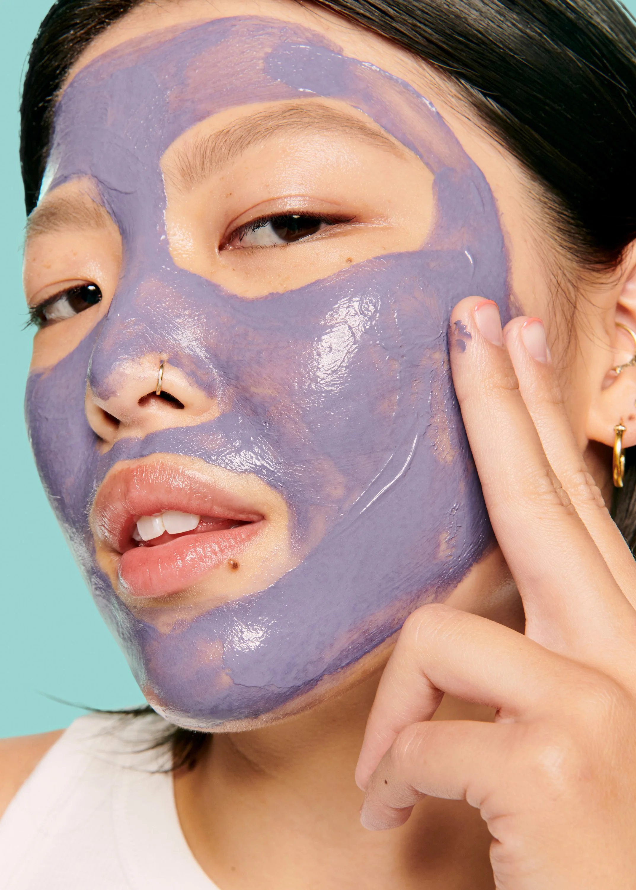 13_THALIA Medium Pore Lite Primer AfterAsp With Makeup Applied _0091_0005_9_Model1DRAsp_Wet_Mask_KAT_0712.jpg