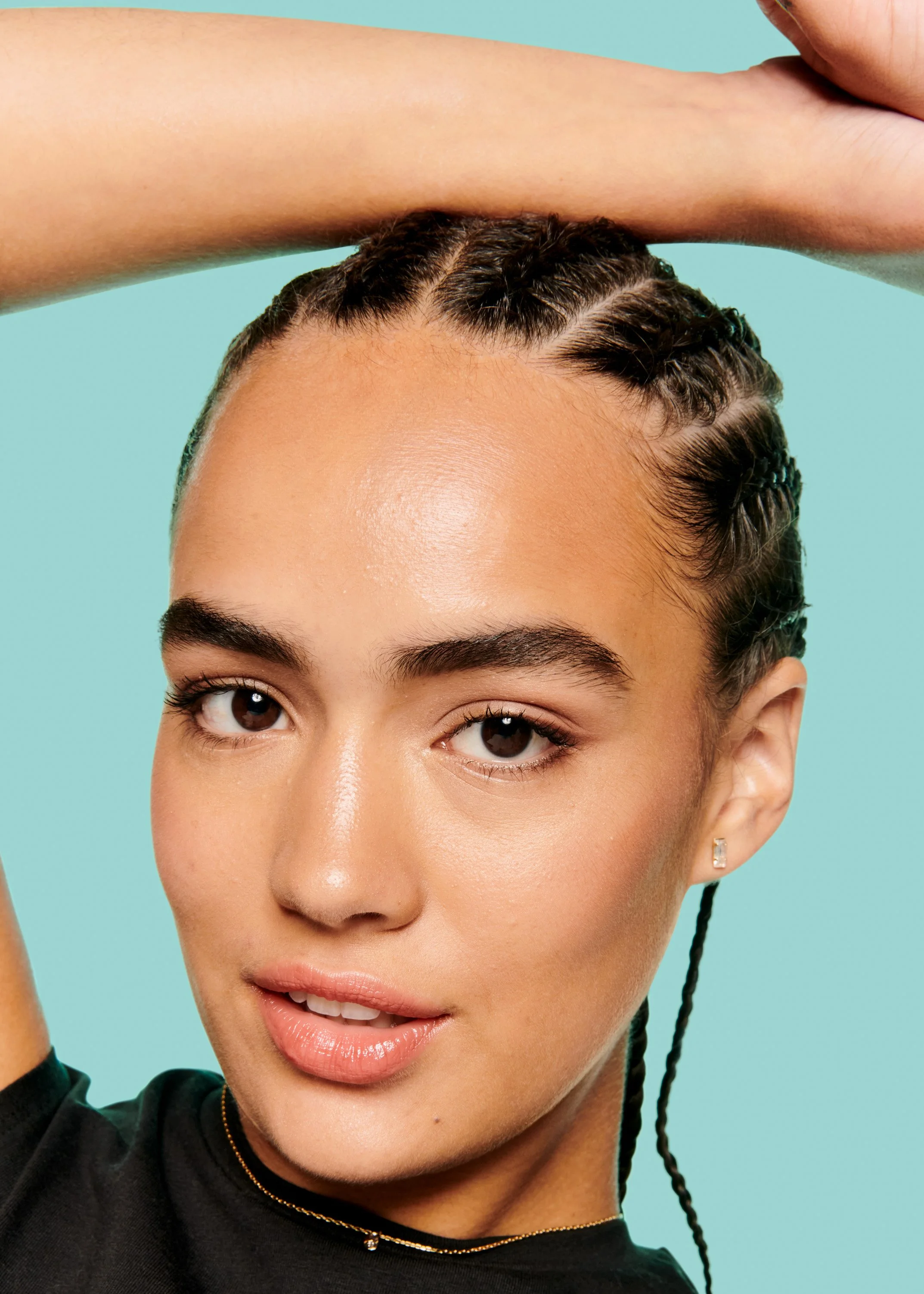 13_THALIA Medium Pore Lite Primer AfterAsp With Makeup Applied _0091_0011_Background.jpg