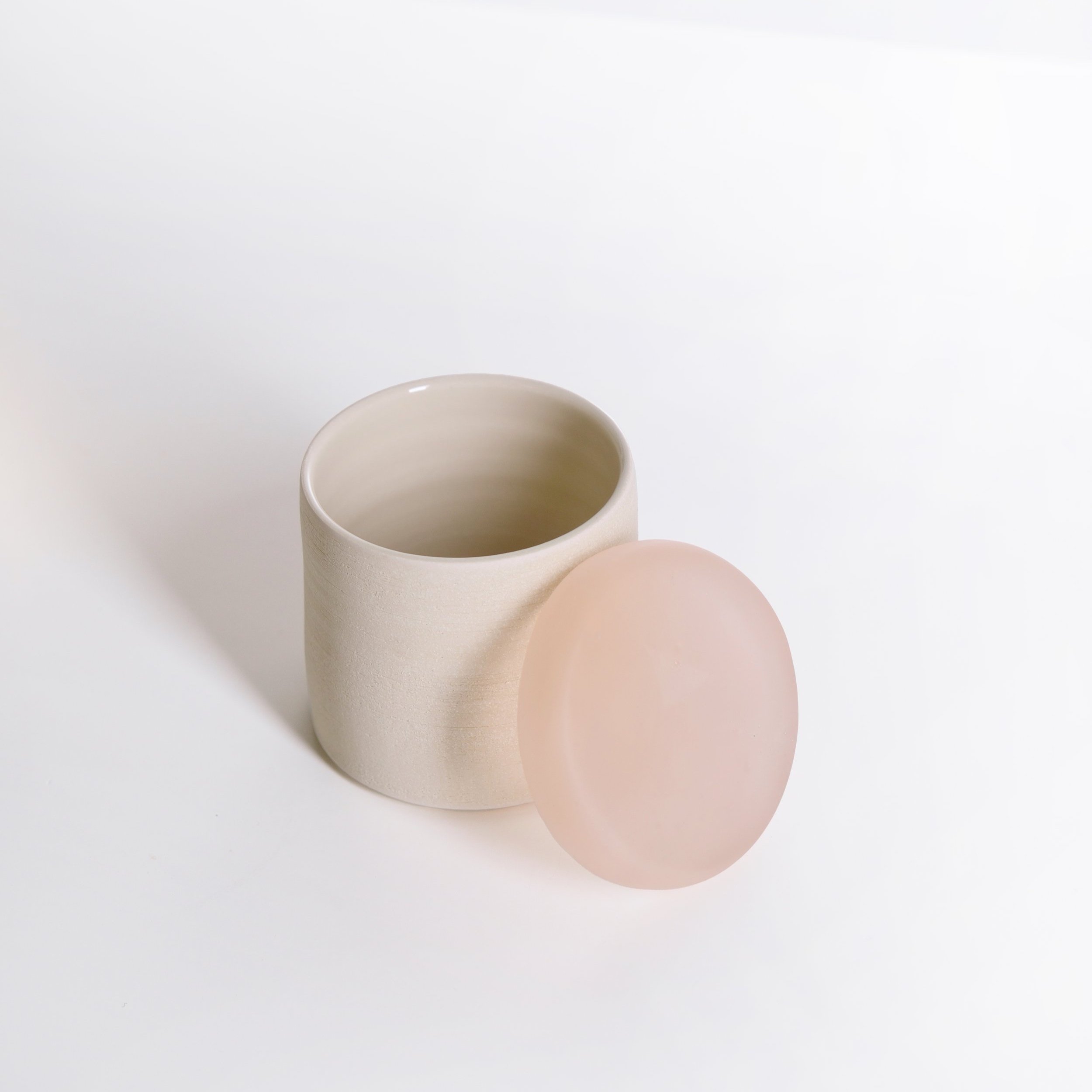 Ceramic cylinder with glass lid Peach