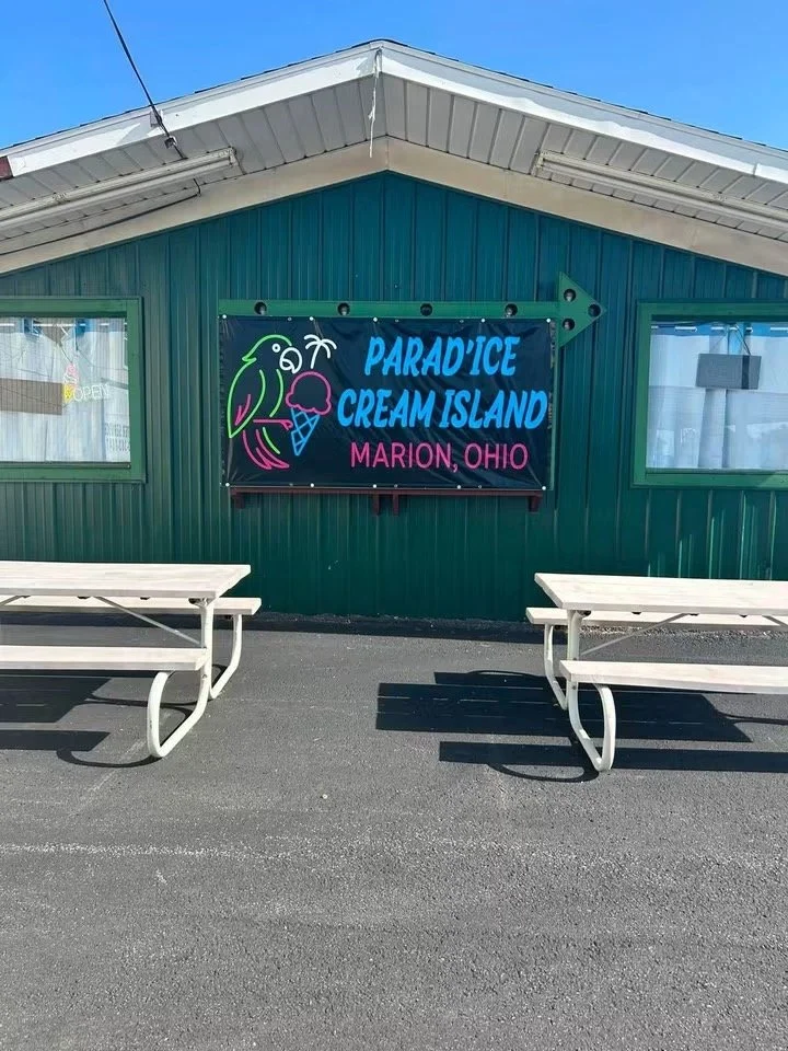Spotlight Parad’ice Cream Island