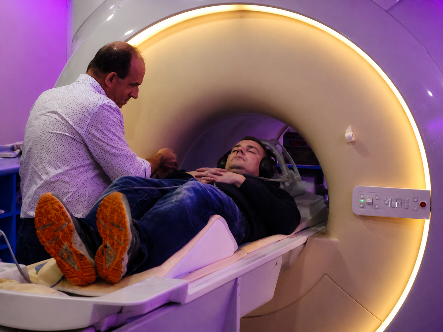 Looch inside the MRI machine