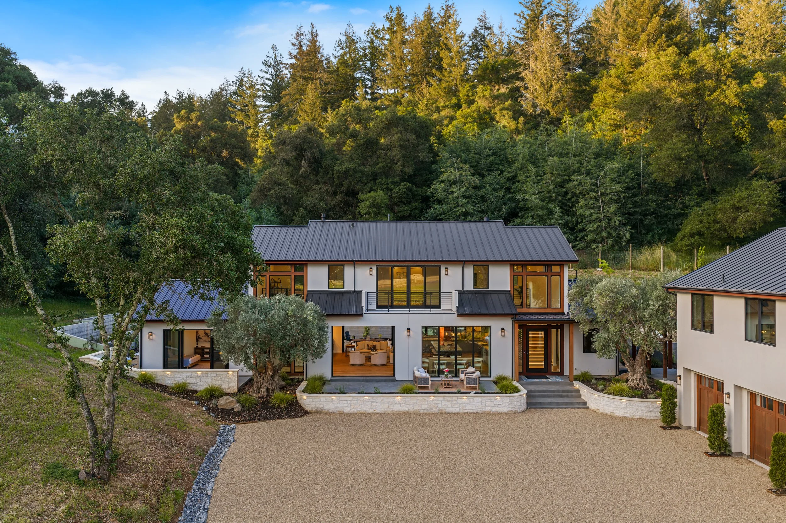 1099DryCreekRd001.jpg