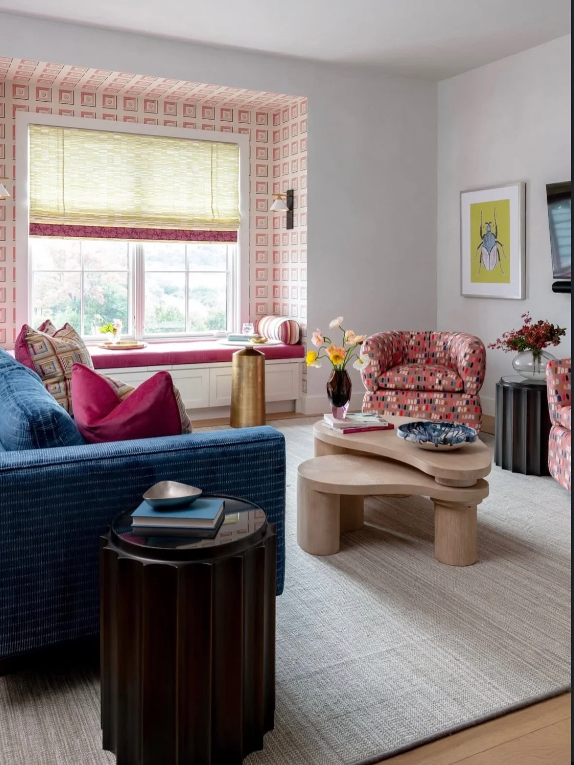 We absolutely LOVE this vibrant and playful space designed by the wonderful @blueberryjonesdesign 💙

Photo by @michaelhunterphoto 
Stylist @stephaniebohn