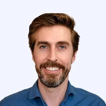 Simon Johnson headshot