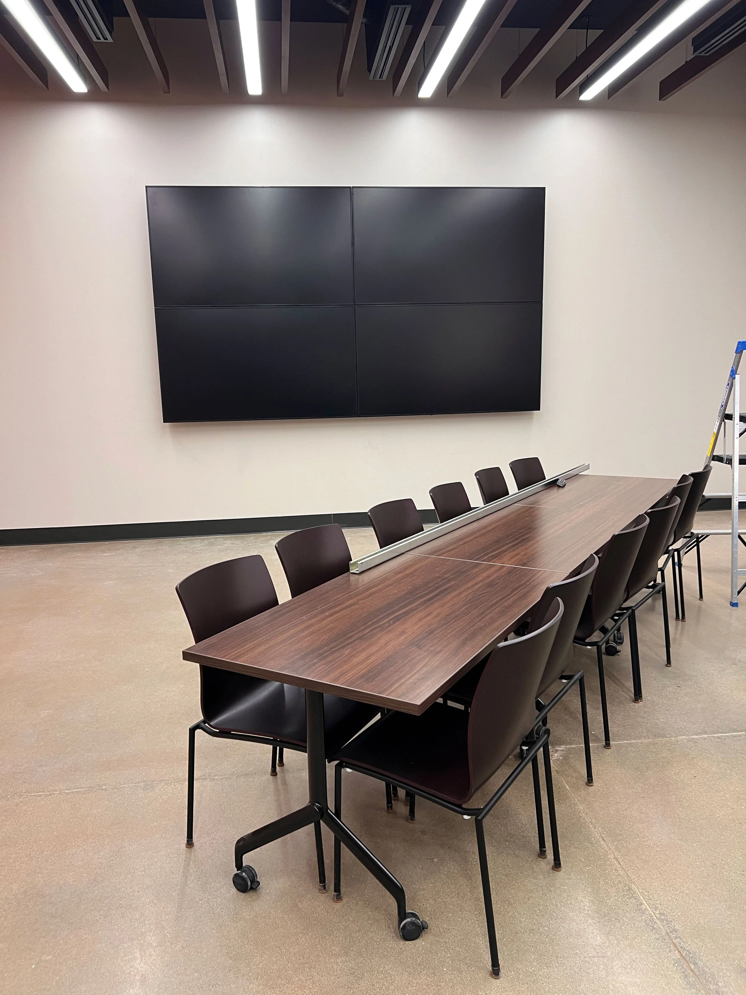 LED Flatscreen video walls