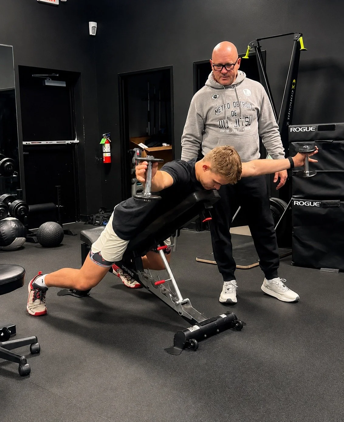 Baseball Strong memberships are not group classes.

They are individualized, one-on-one development plans built around your athlete.

Every athlete is different.

Different age.
Different goals.
Different strengths.
Different injury history.
Differen