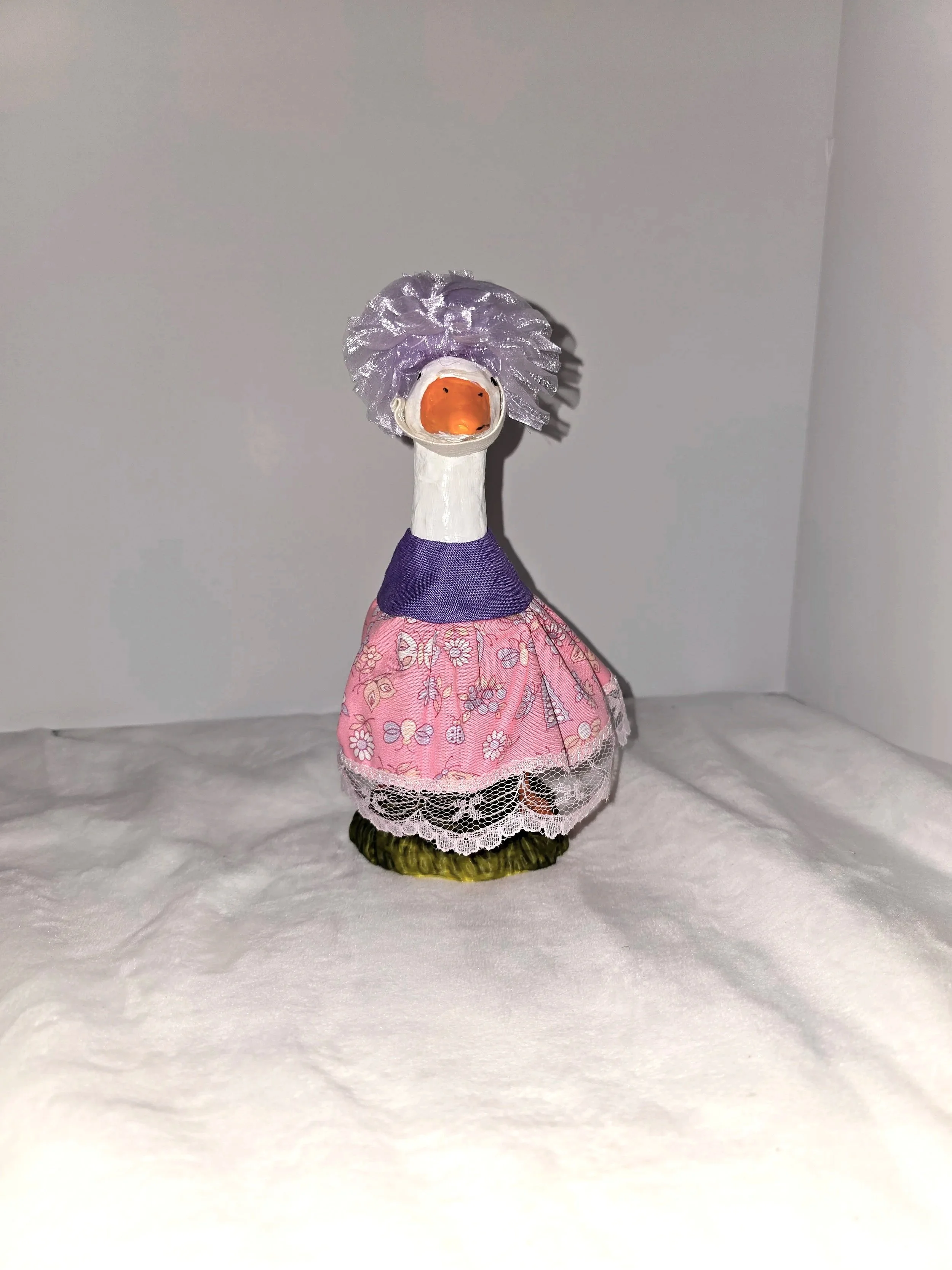 7" desk goose outfit