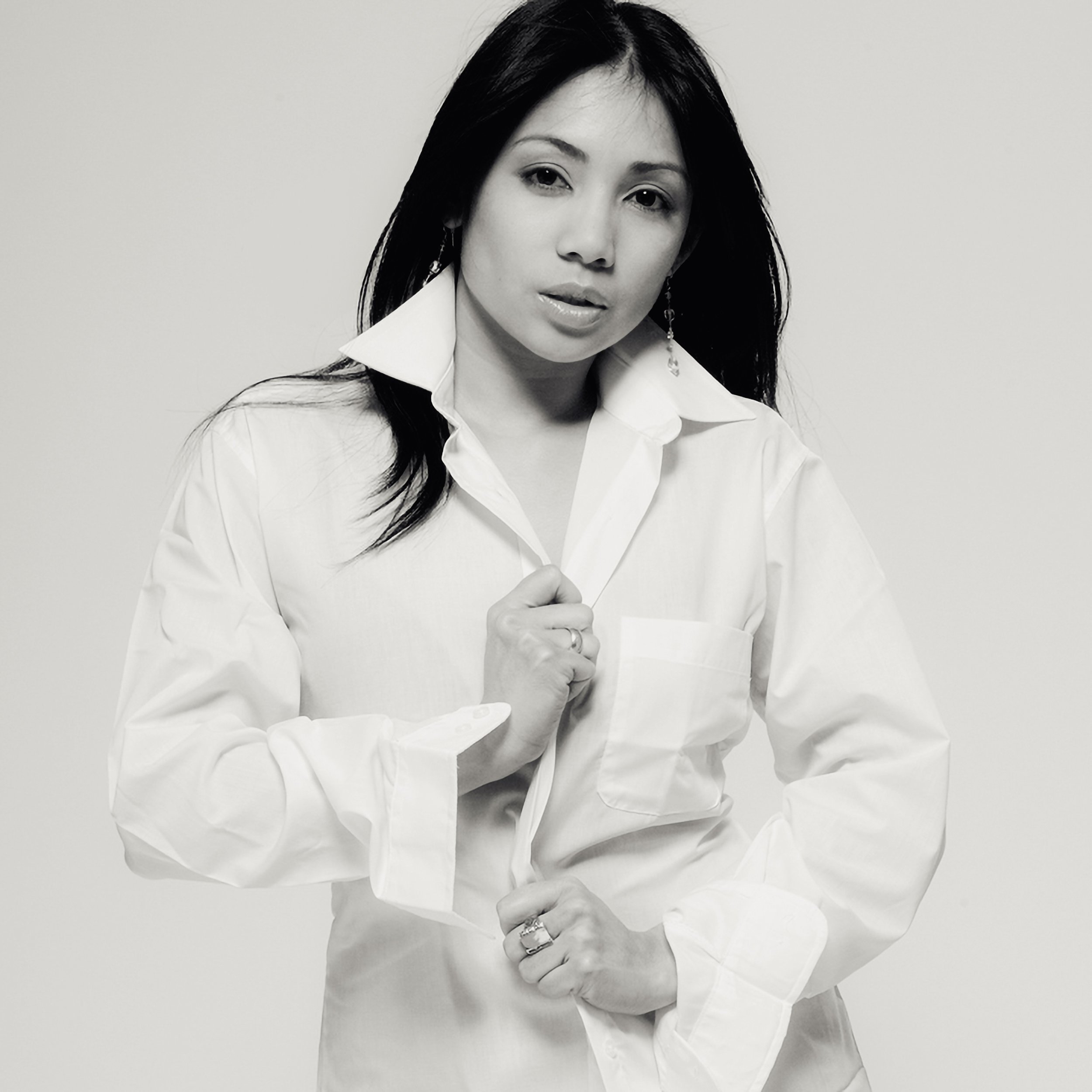 Molly A_white shirt3_resz.jpg