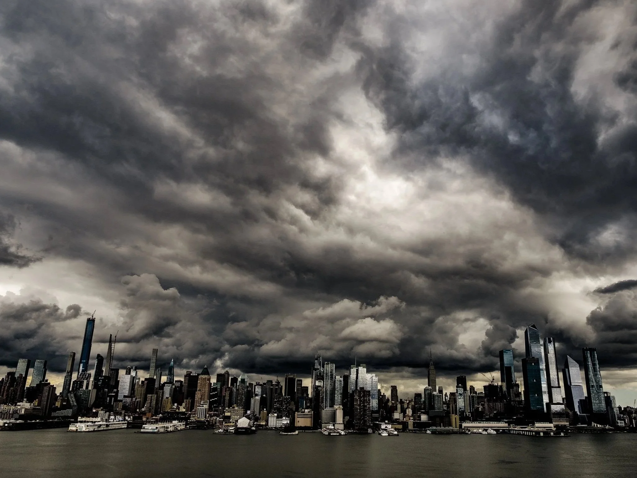 NYC_Stormy_Skyline_BBp.jpg
