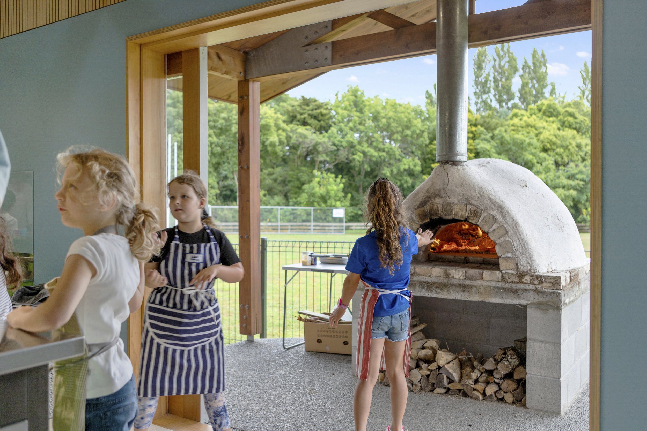 HUKANUI GARDEN TO TABLE KITCHEN CLASSROOM_PIZZA TIME_PAULA SMITH_5.jpg