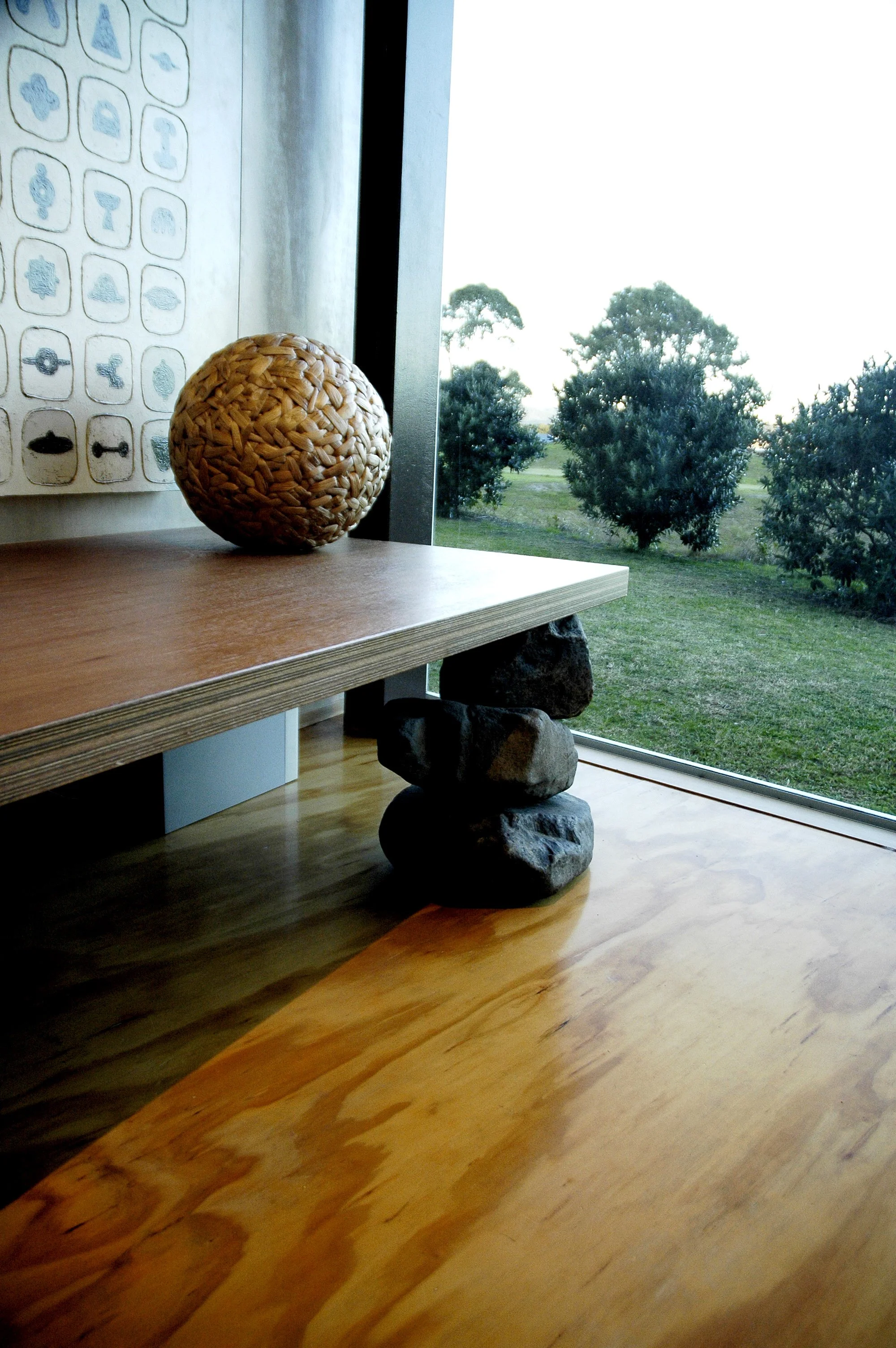 Rock table sculpture detailing