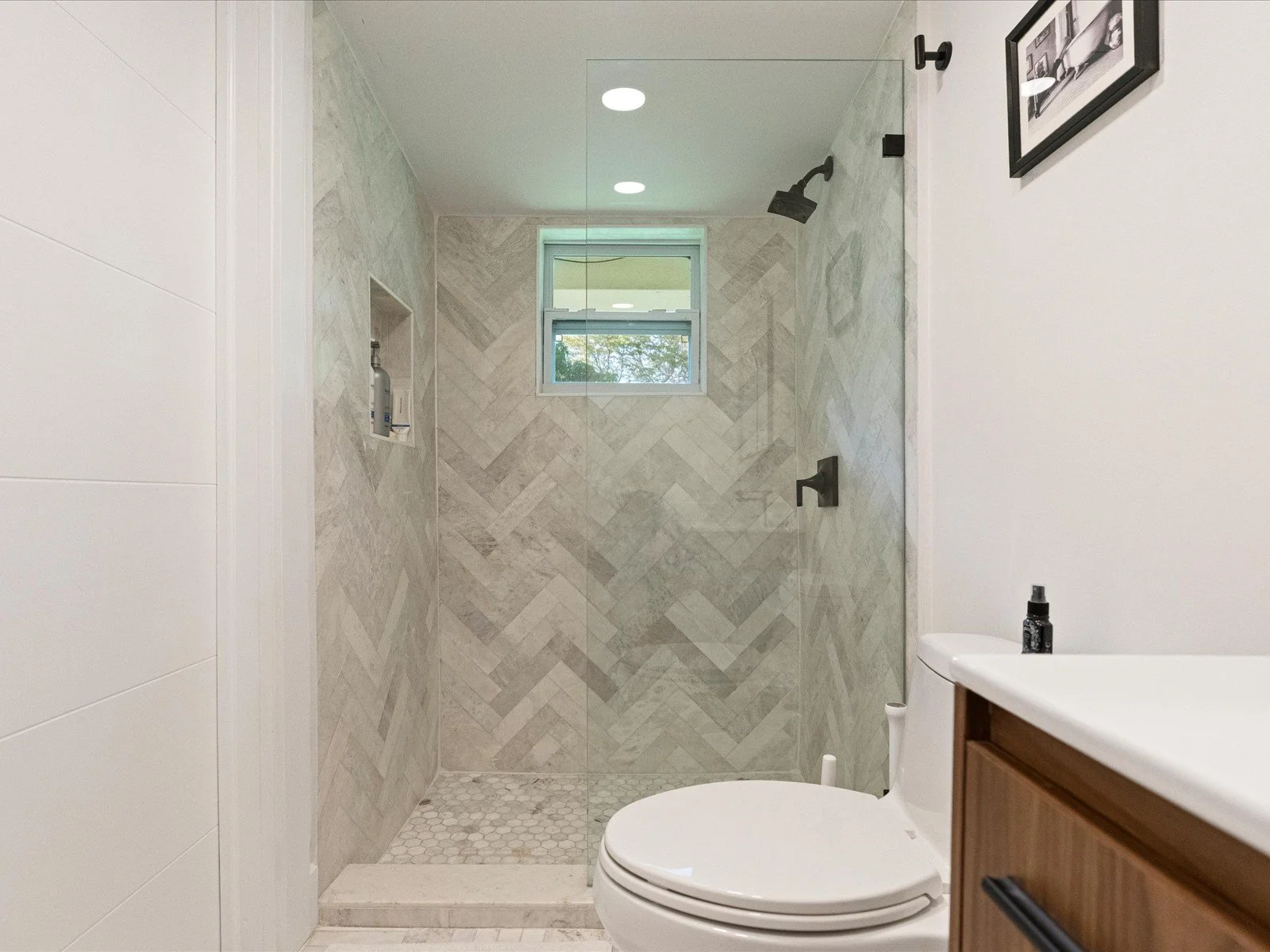 59-Bathroom.jpg