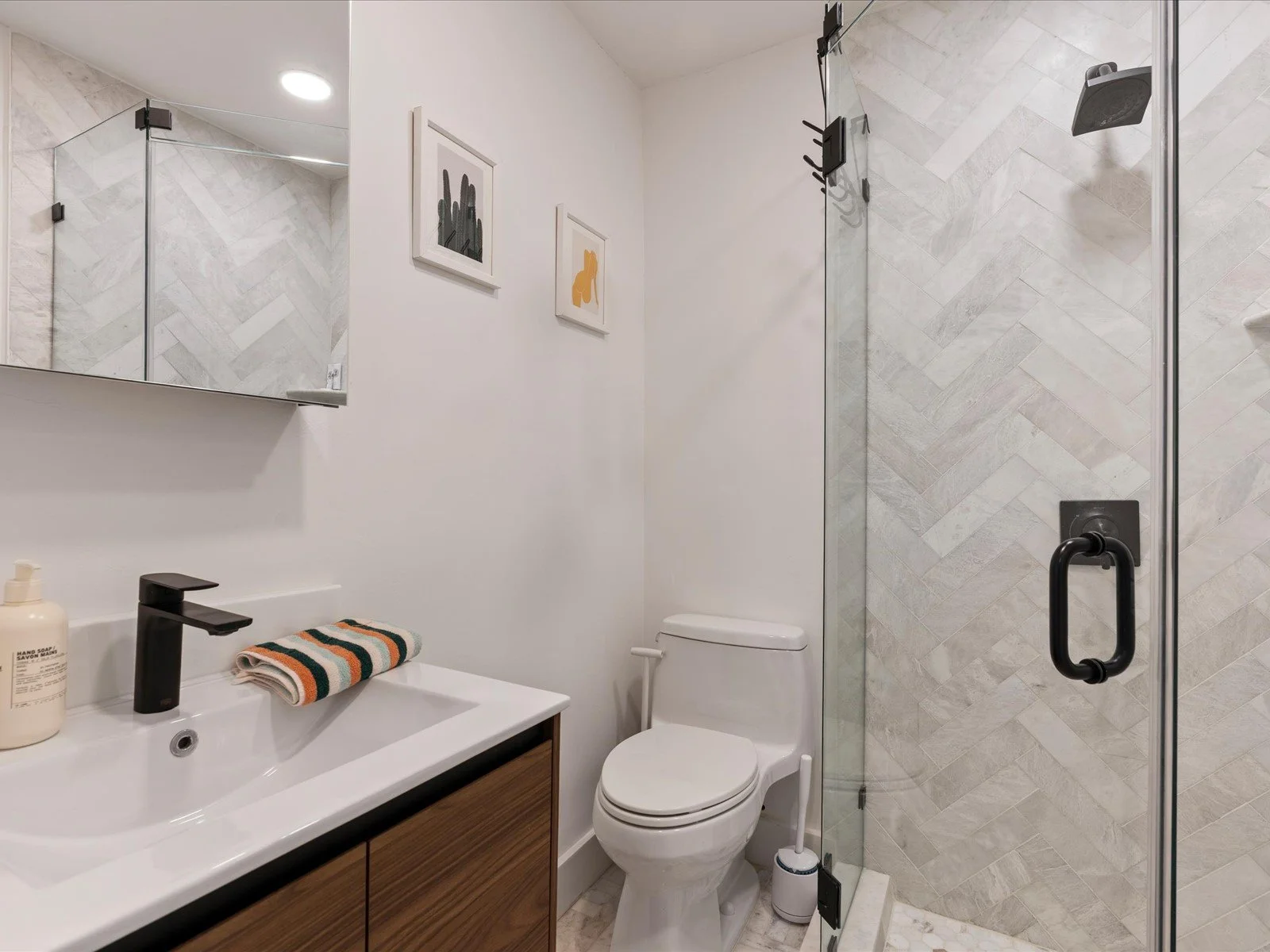 41-Bathroom.jpg