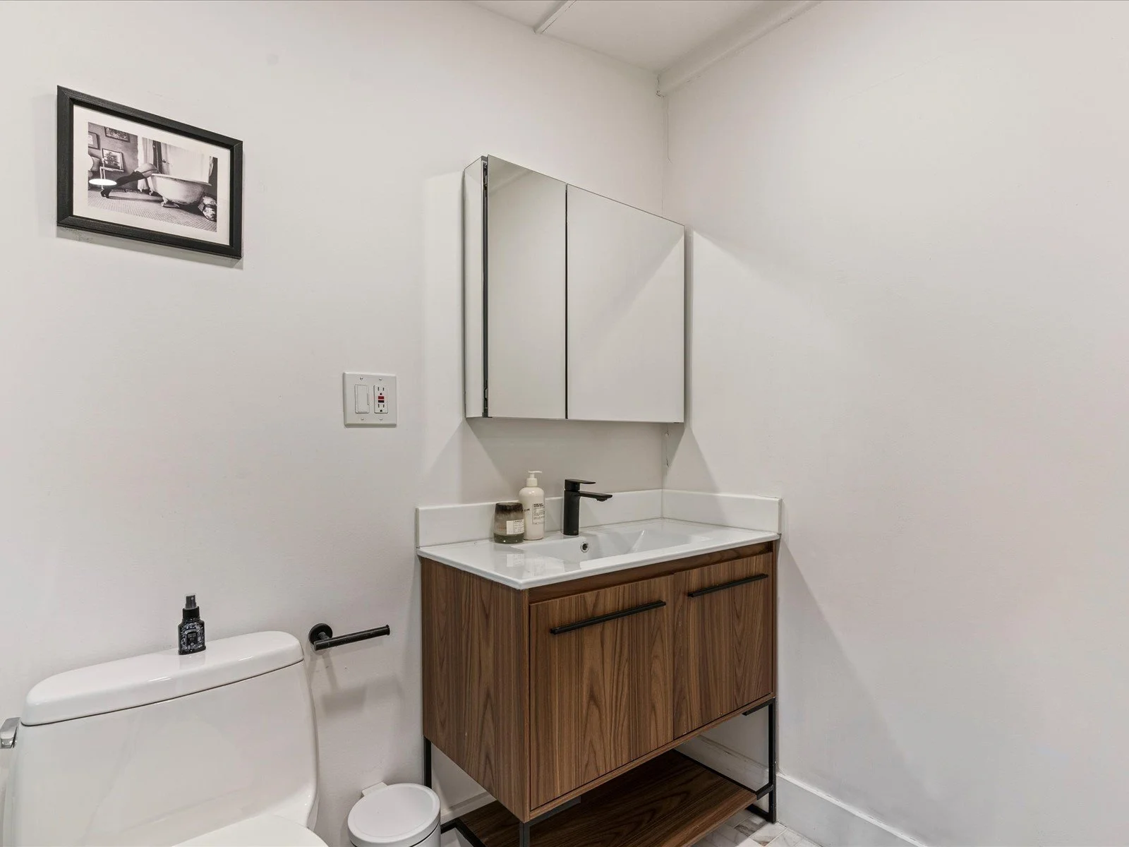 58-Bathroom.jpg