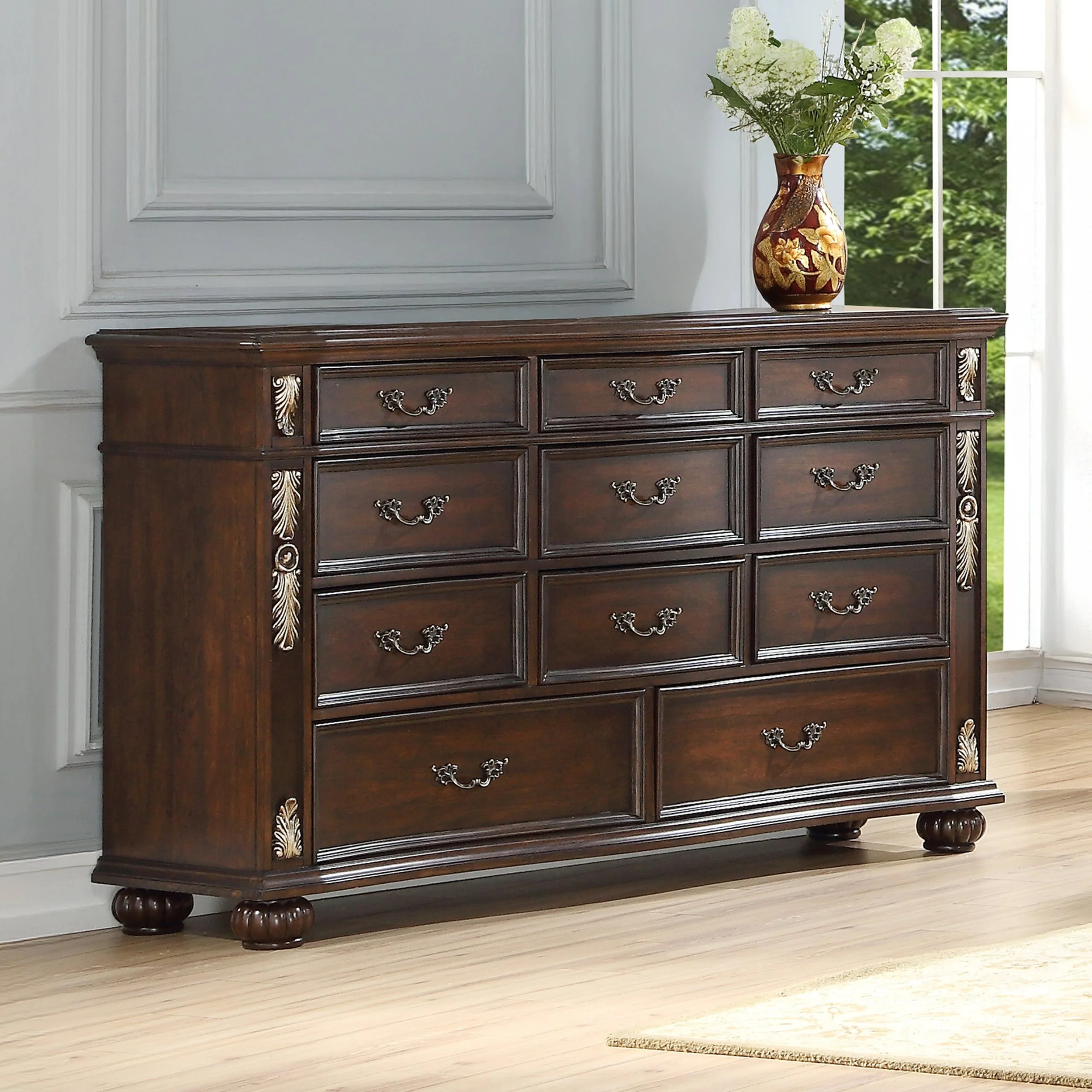 Maximus Dresser