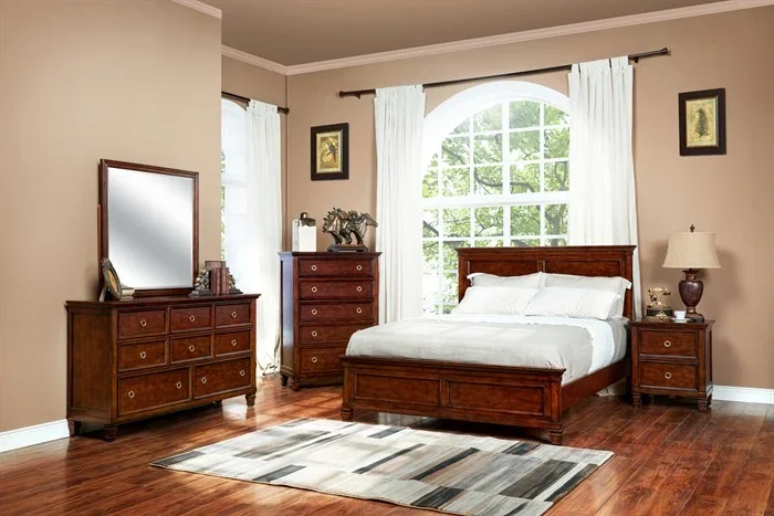 Tamarack Cherry 4pc Queen Bedroom Set (Bed, dresser & mirror, nightstand)