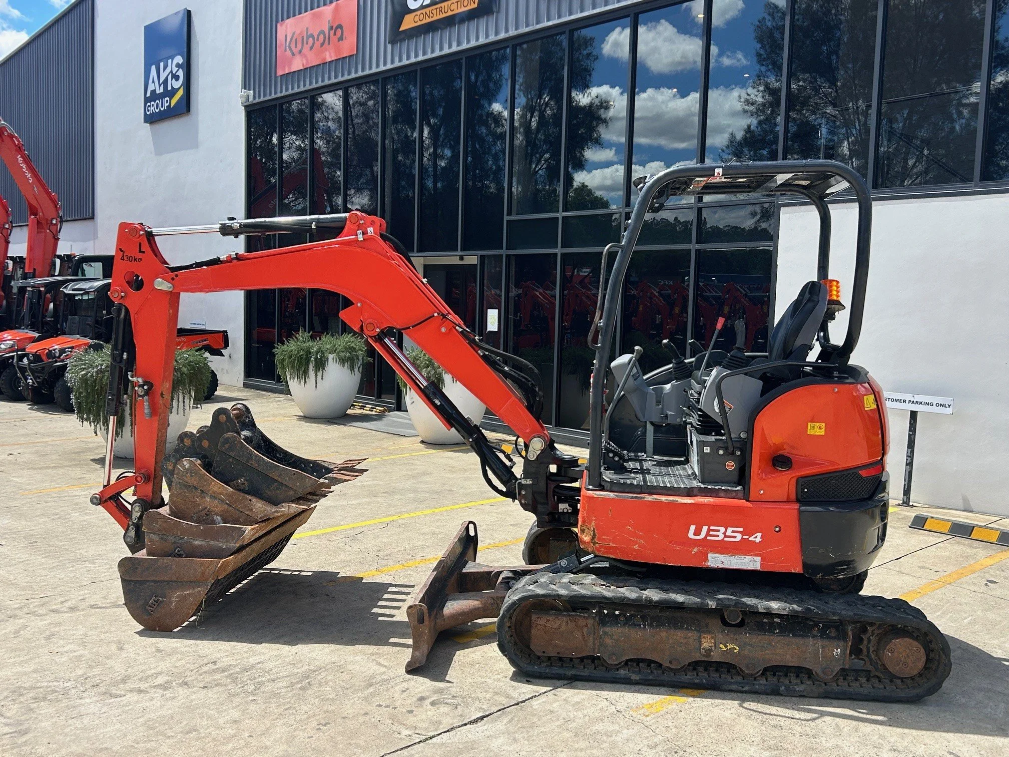 U35-4 Excavator 10.jpg