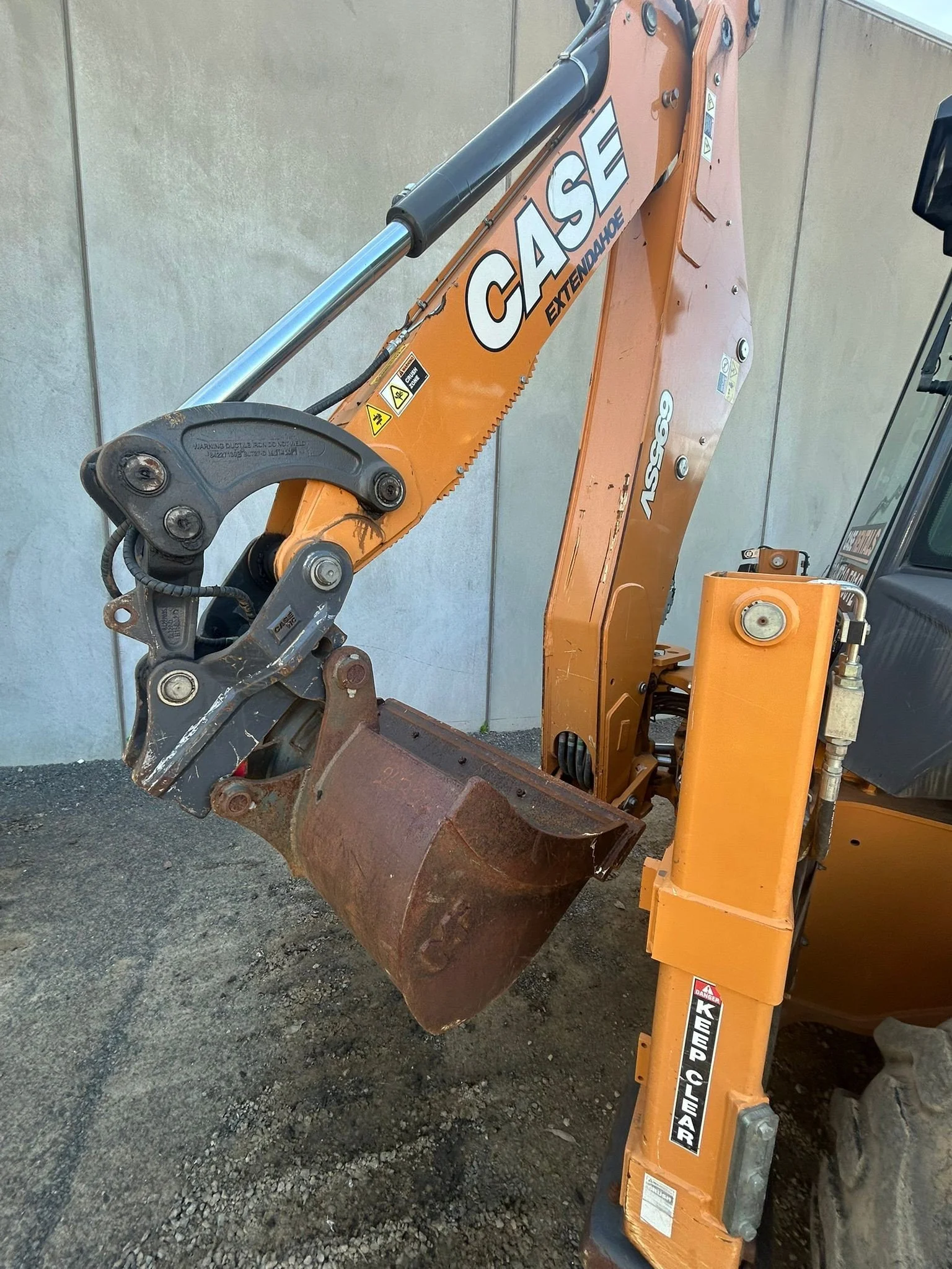 CASE 695SV Backhoe Stock #750043423 5.jpg