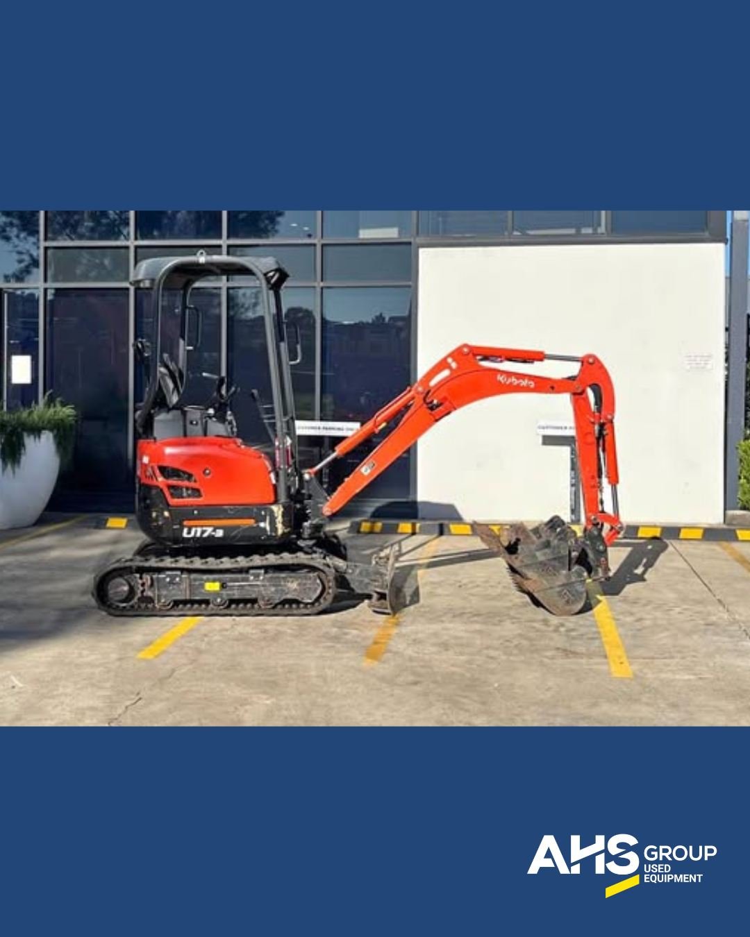 2023 Kubota U17-3 Excavator 

Price: $29,900 + GST 

Hours: 316

The 2023 Kubota U17-3 Zero Tail Swing Excavator is a compact yet highly capable machine, ideal for construction, landscaping, civil works, and tight-access projects. With only 316 opera