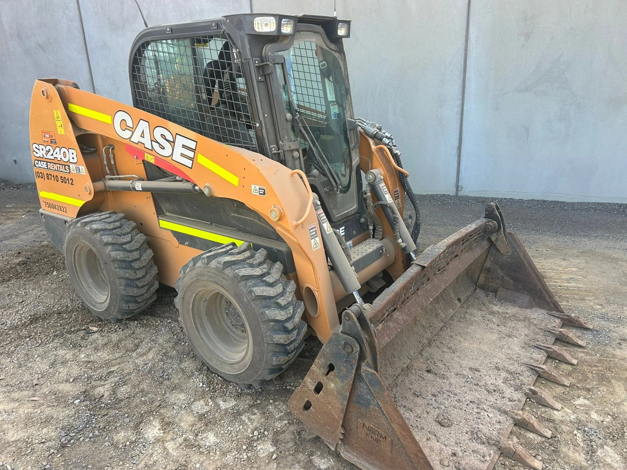 CASE SR240B Skid Steer Stock #750042822 2.jpg