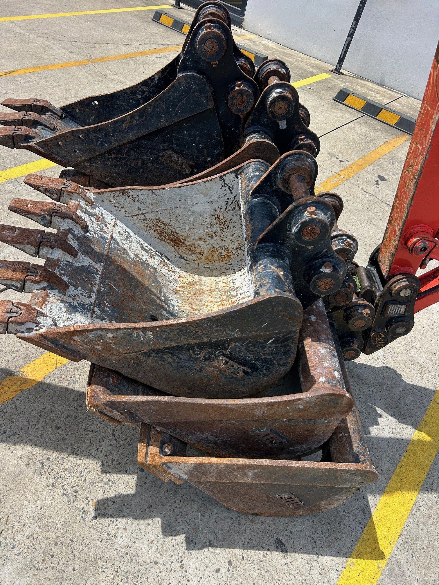 U35-4 Excavator 2.jpg