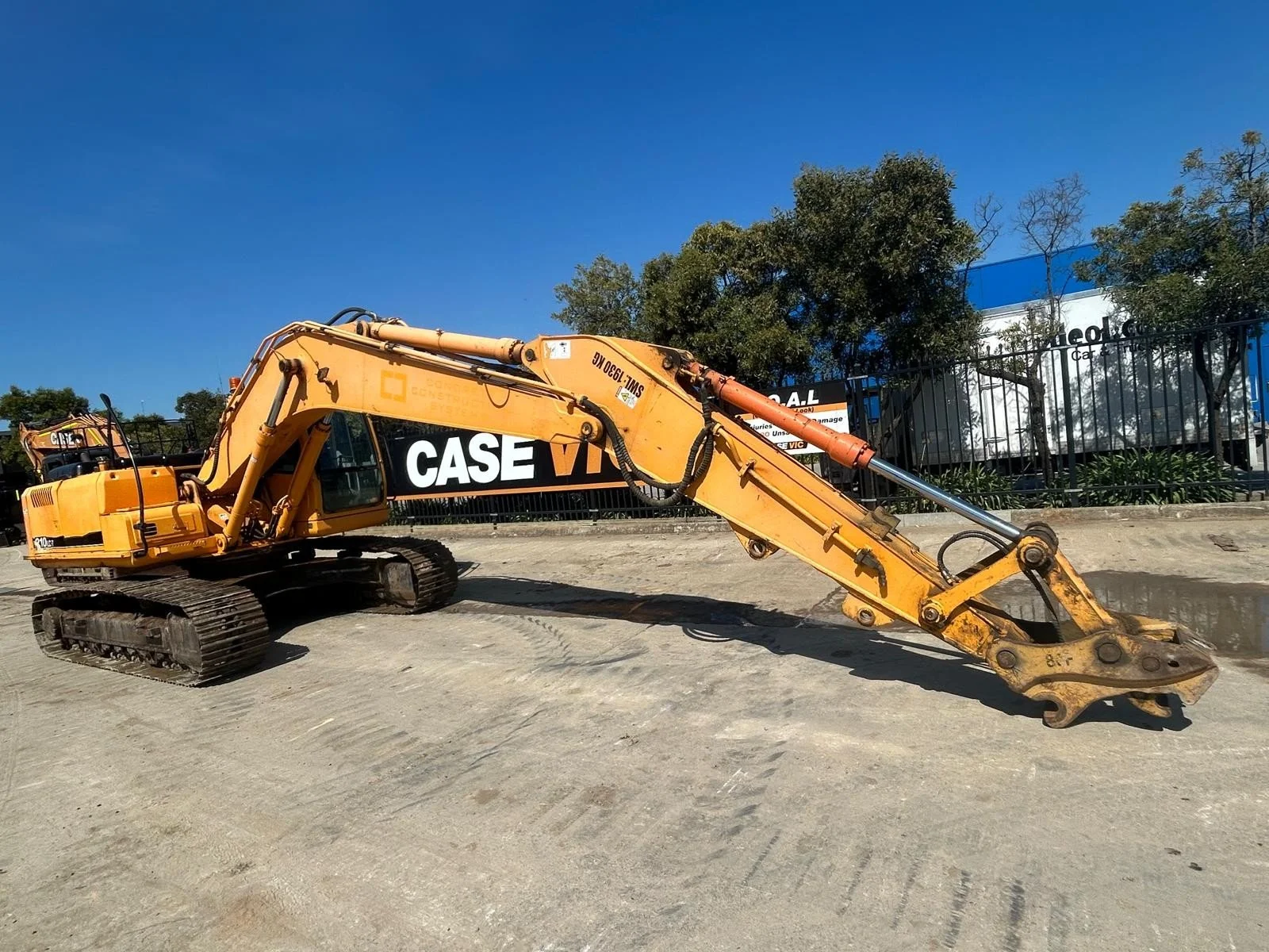 2008 Hyundai 210LC-7 Excavator 3.jpg