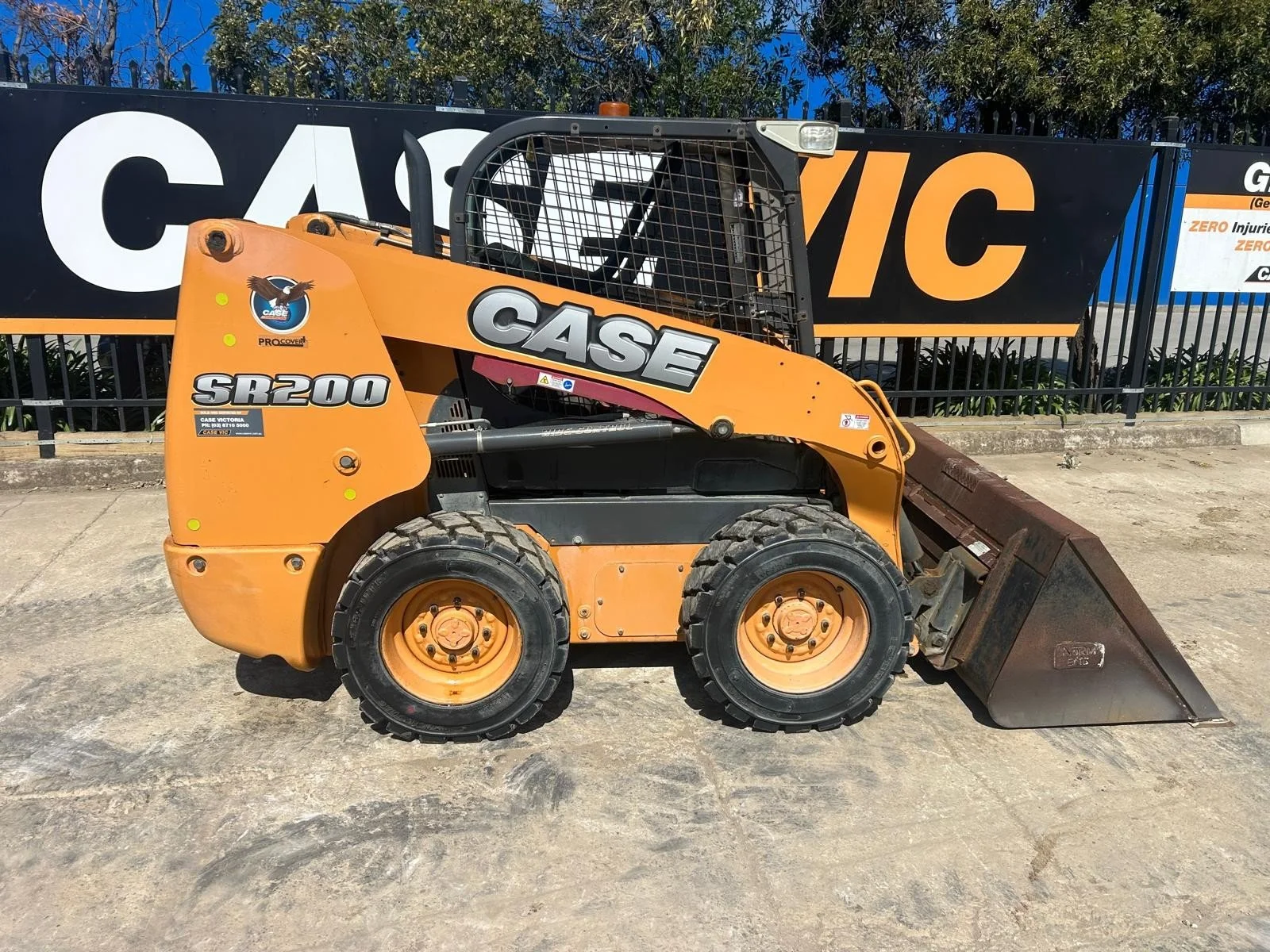 2016 CASE SR200 Skid Steer 2.jpg