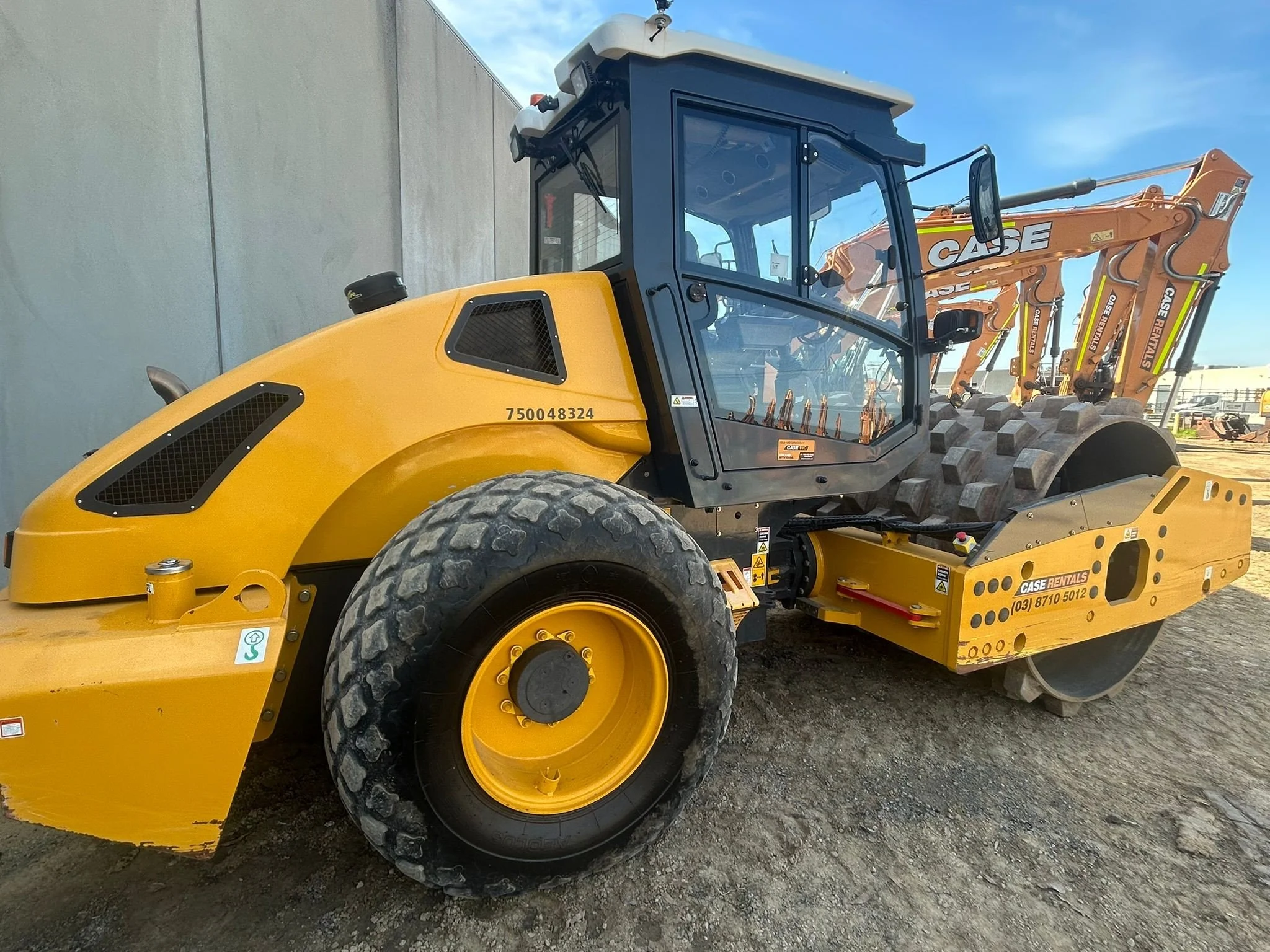 Liugong 6615E Padfoot Roller Stock #750048324 4.jpg