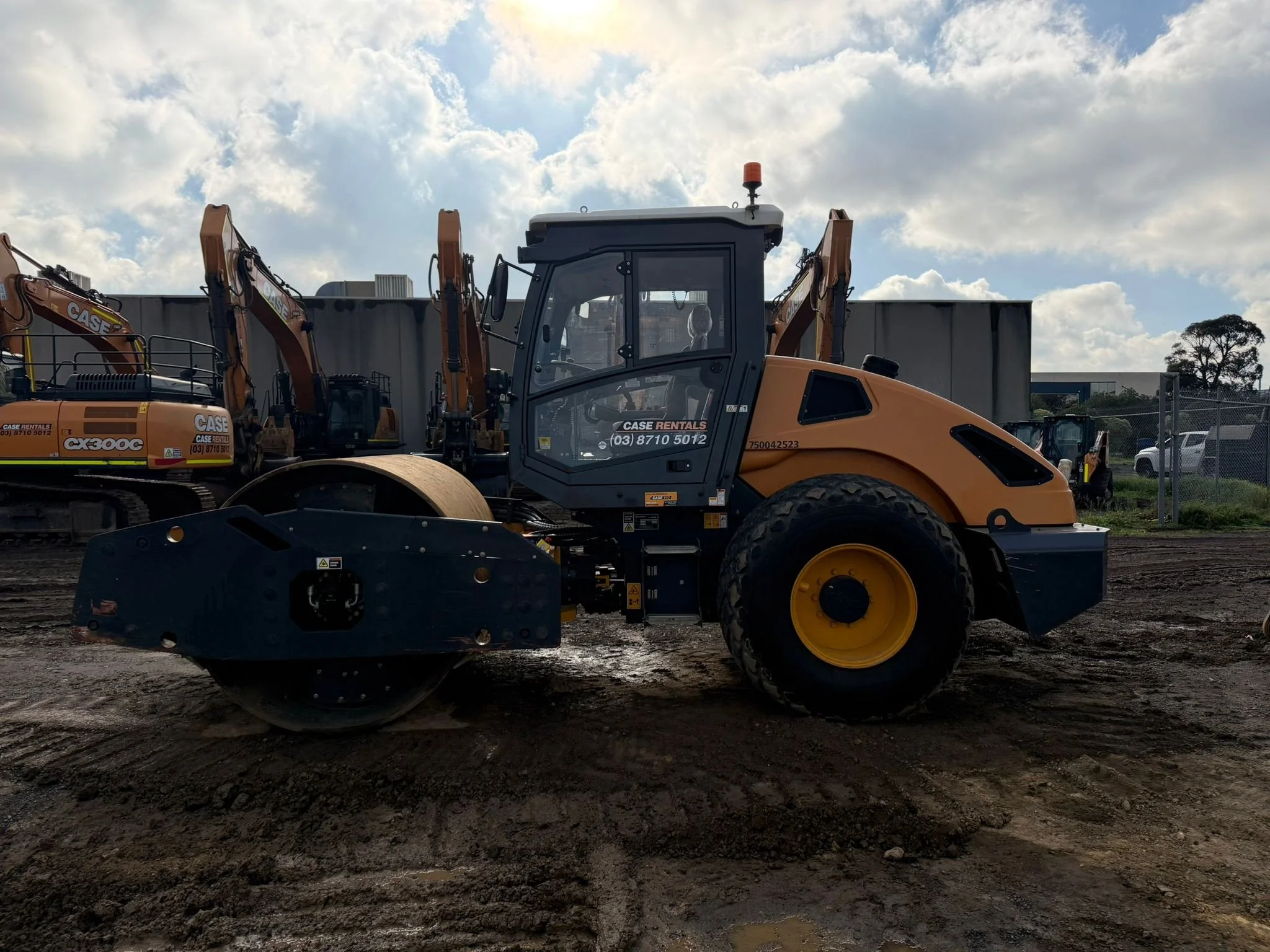 Liugong smooth drum roller stock number 750042523 - 2.jpg