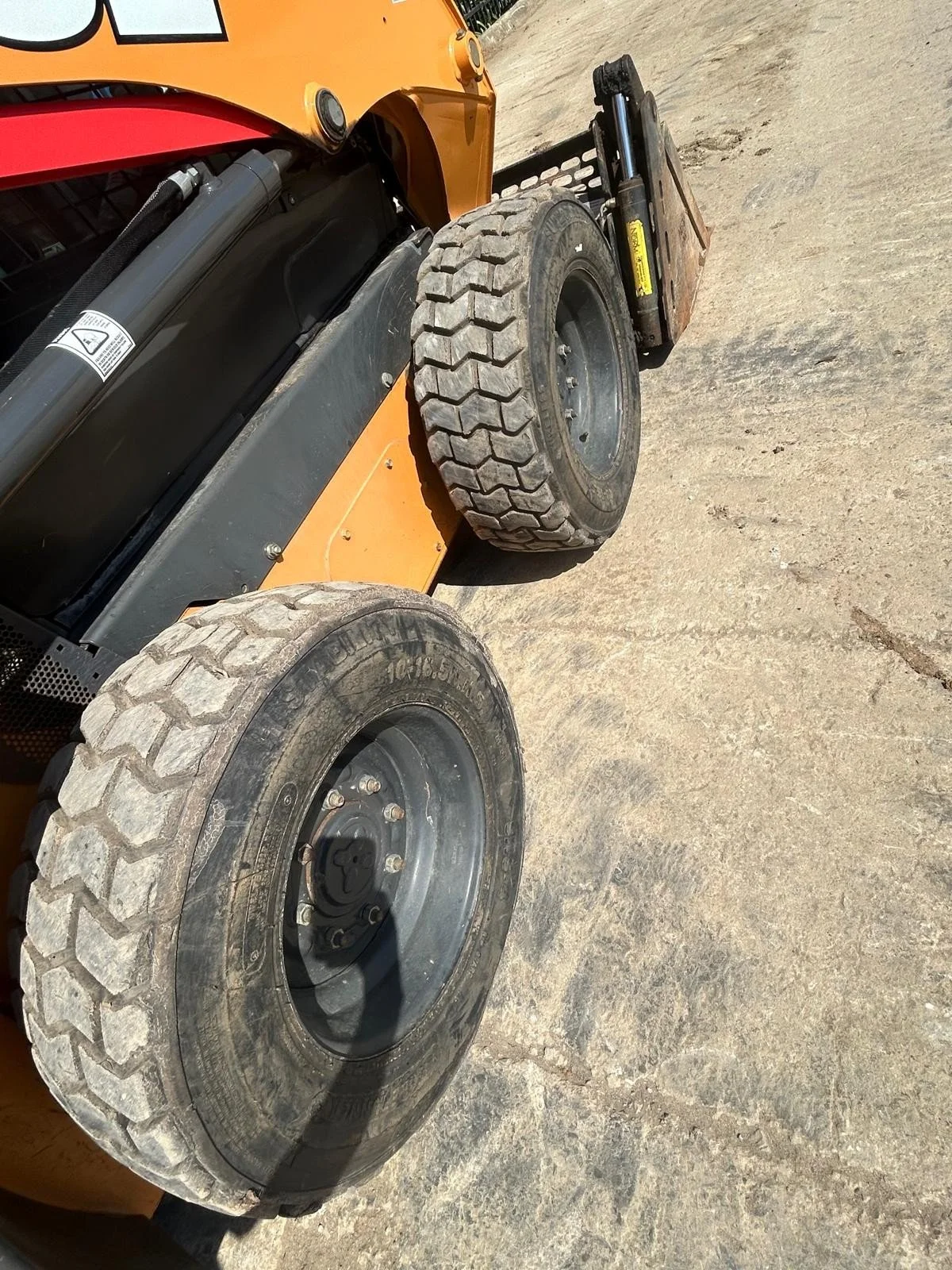 2021 CASE SR175B Skid Steer 11.jpg