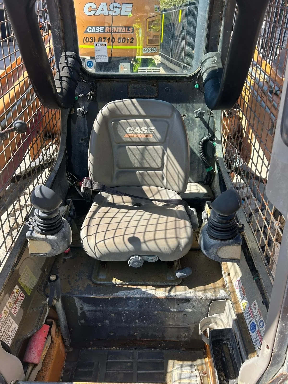 2016 CASE SR200 Skid Steer 14.jpg