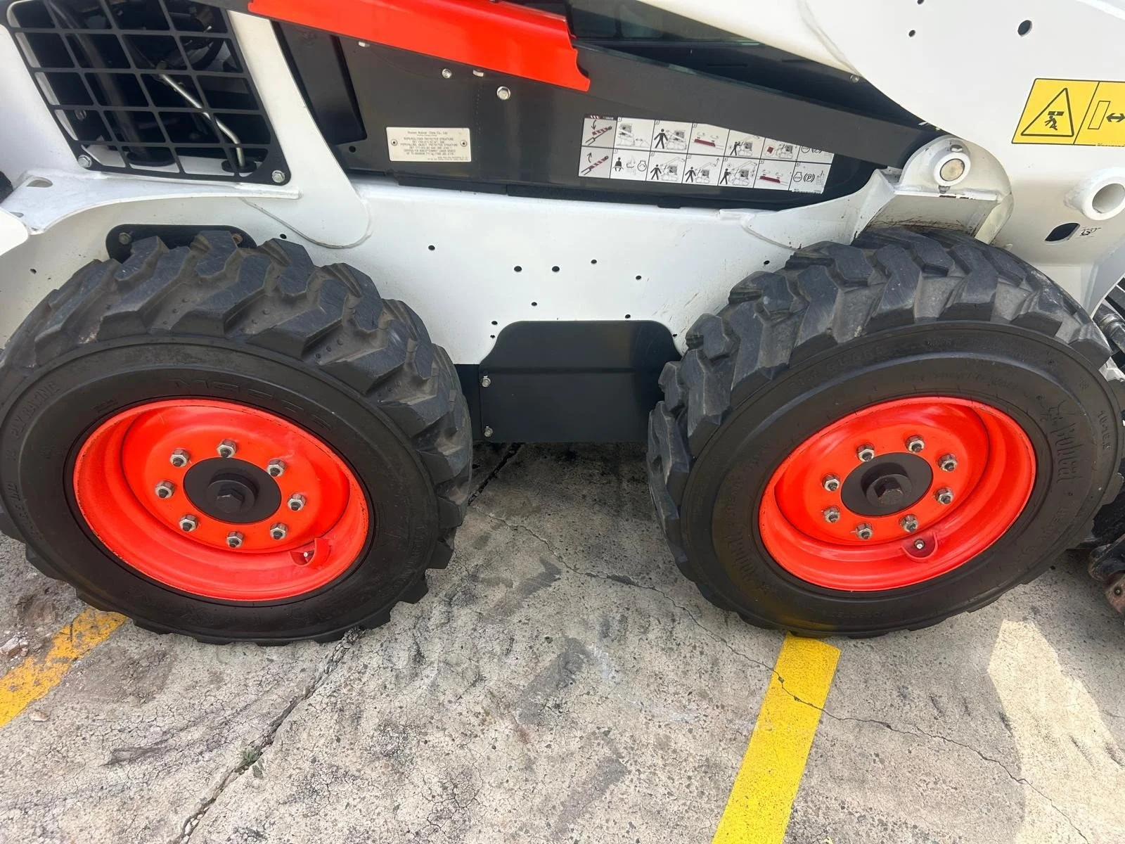 2023 Bobcat S590 Skid Steer 7.jpg