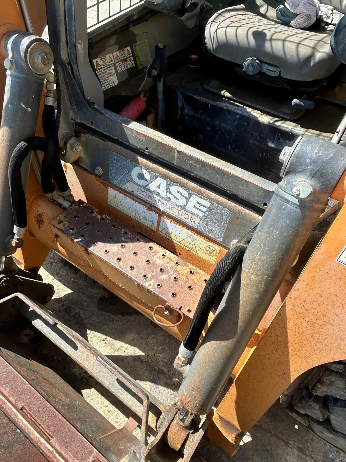 2016 CASE SR200 Skid Steer 12.jpg