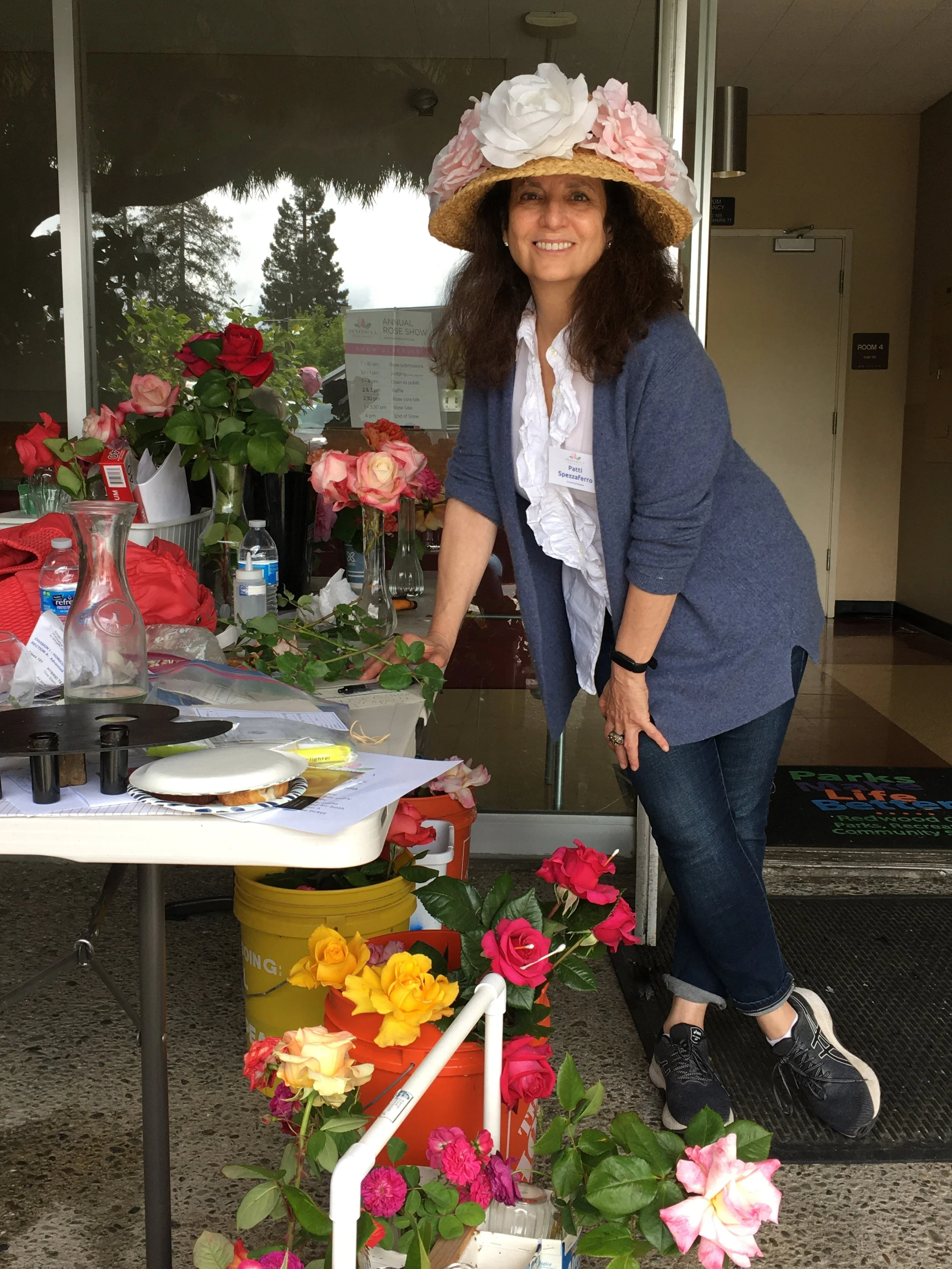 annual_roseshow_2023_01+patti.JPG