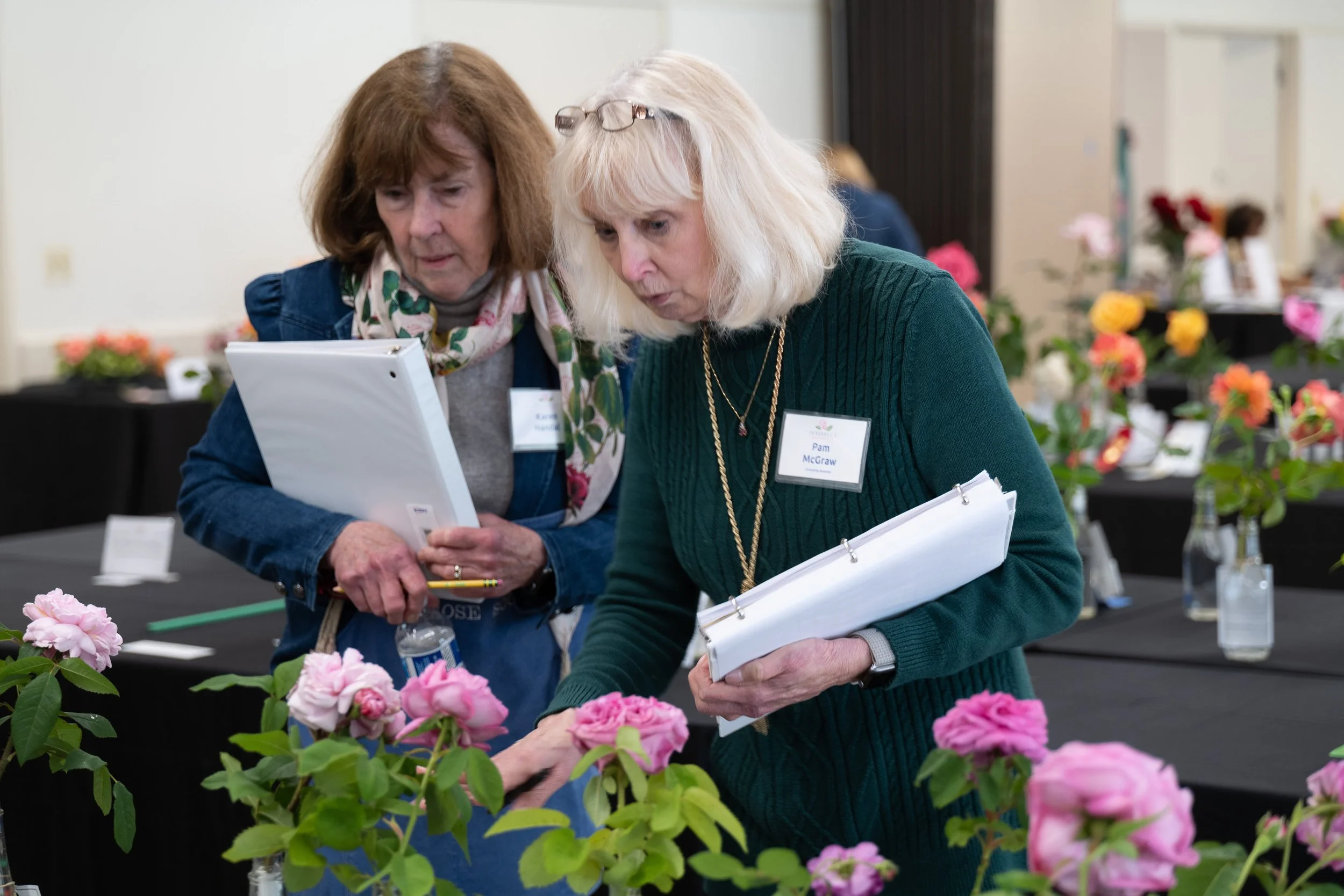 annual_roseshow_2023_02_clerks.jpg