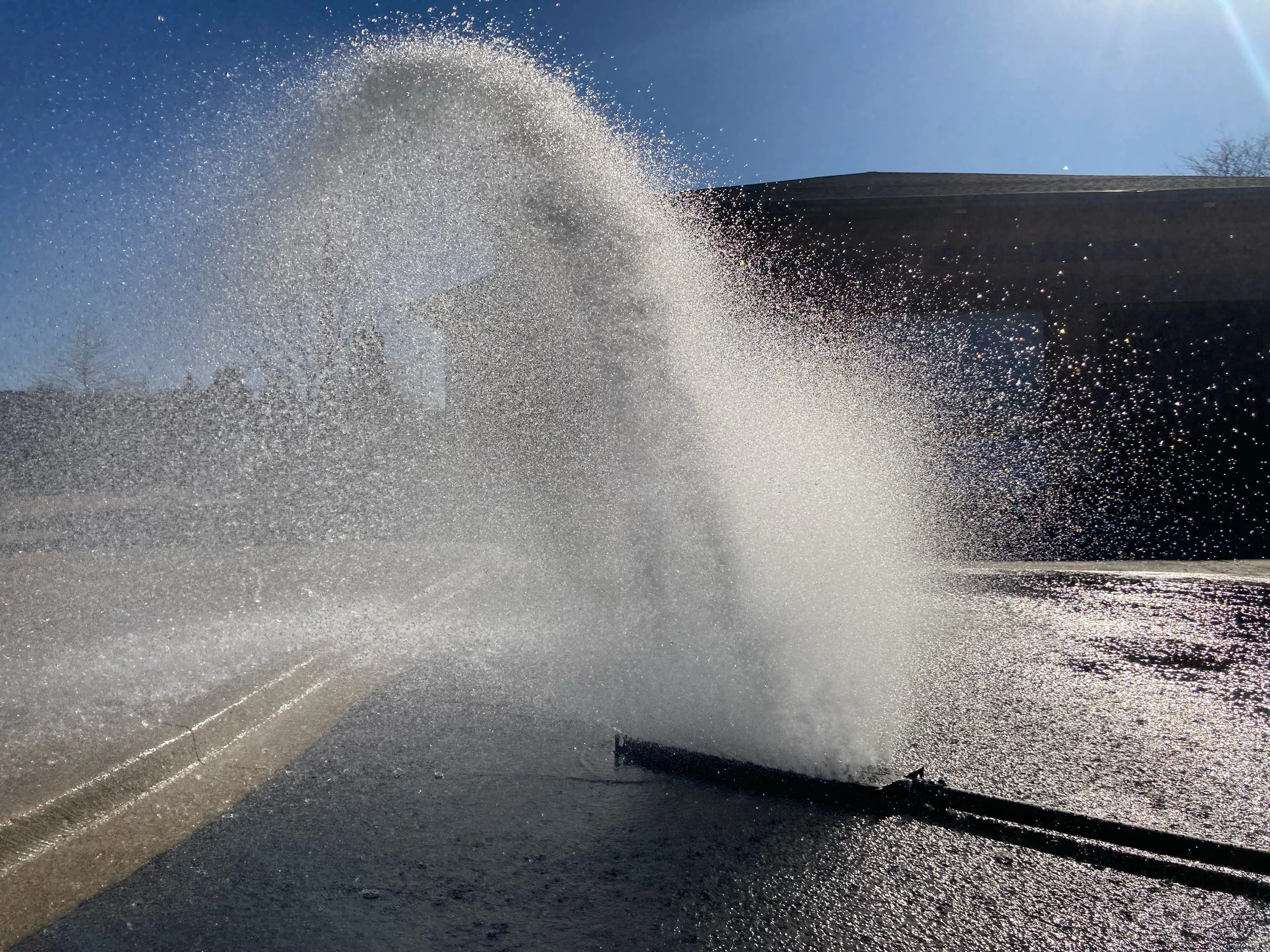 The Poseidon can flow 420GPM with an 1 ¾ hand line and should be your first choice in Electric Vehicle/Hybrid car fire nozzles. It's a multipurpose nozzle to meet the budget of fire departments.