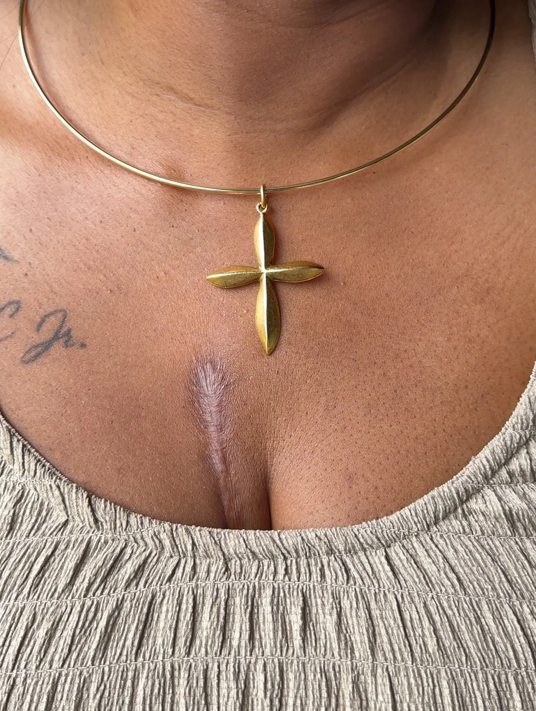 The Cross Collar