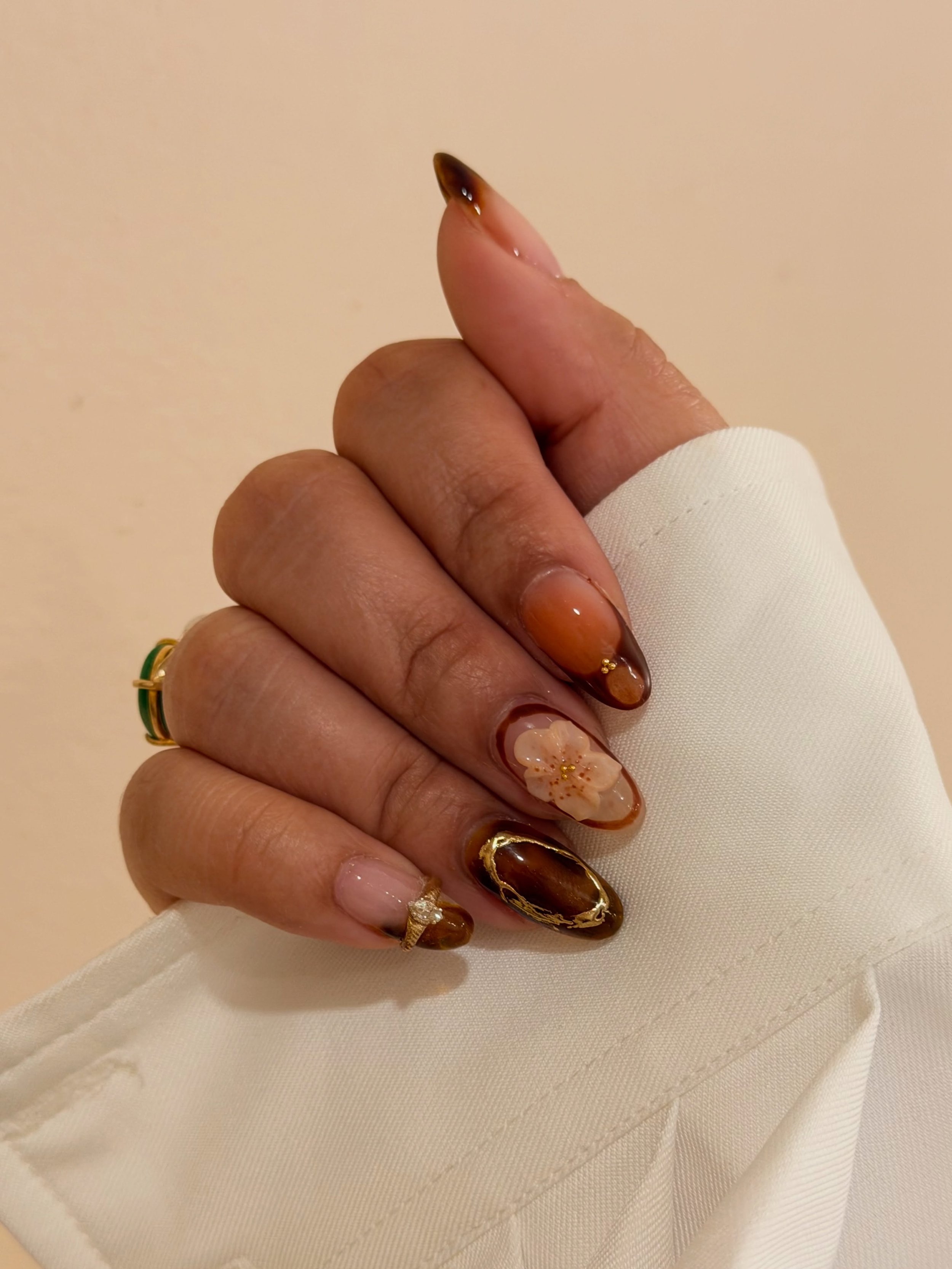 Swipe right for the pinky ring nail 🥺👉🏽

#buffalo #nails #buffalonailtech #nailsdesign