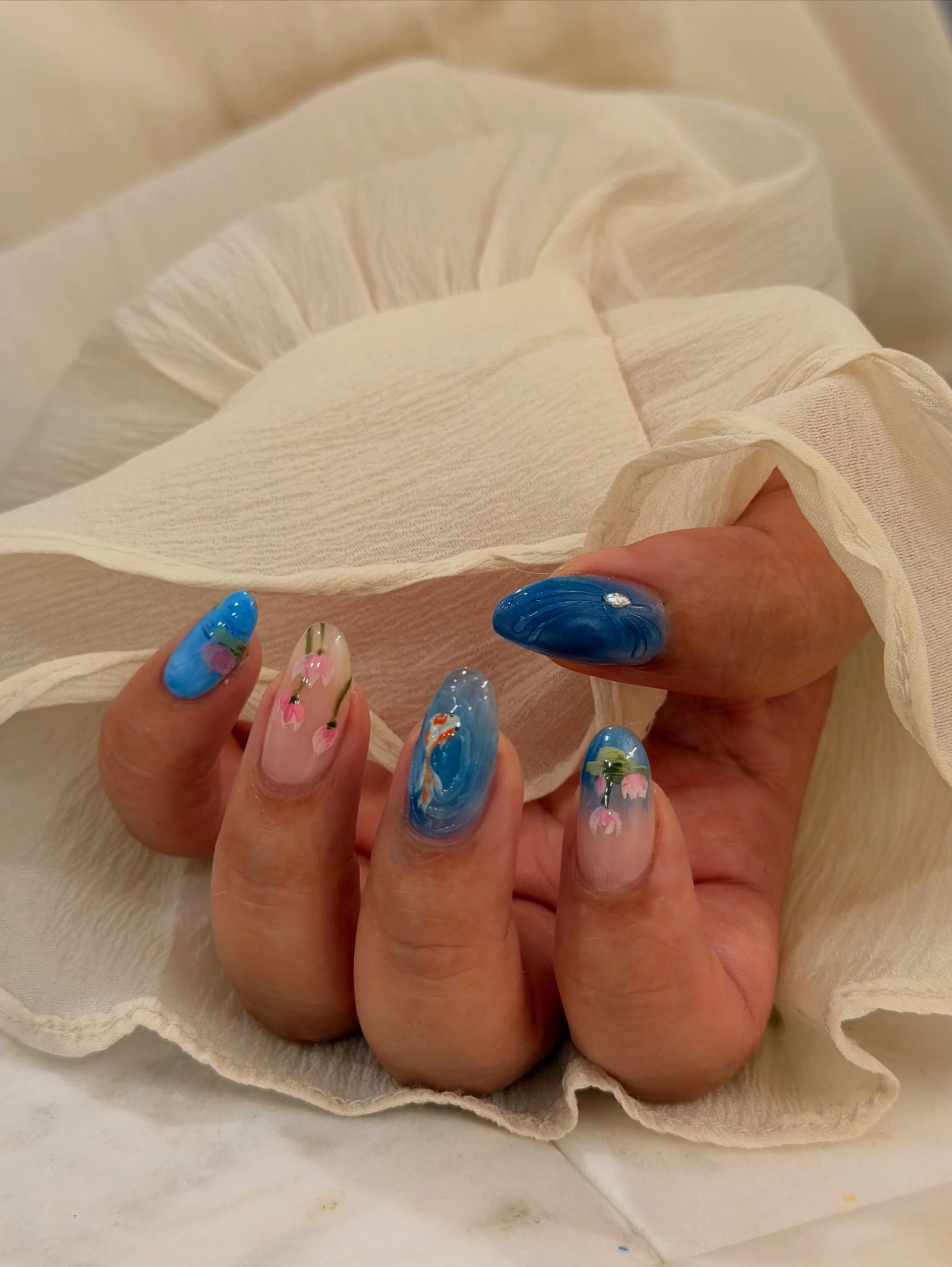 Blue vibes 🌊 

#buffalo #nails #waternails