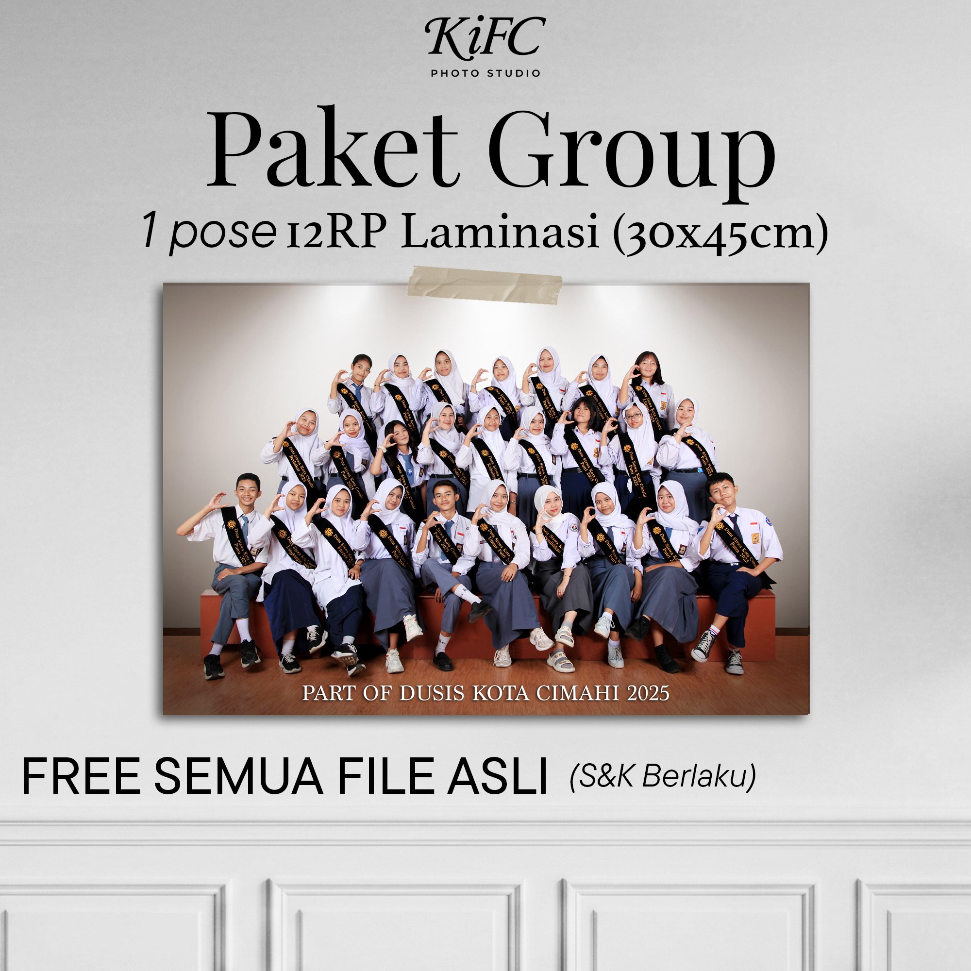 Foto Studio Group 1 Pose ukuran 12RP + Laminasi (diatas 10 orang) - IDR 70.000/org