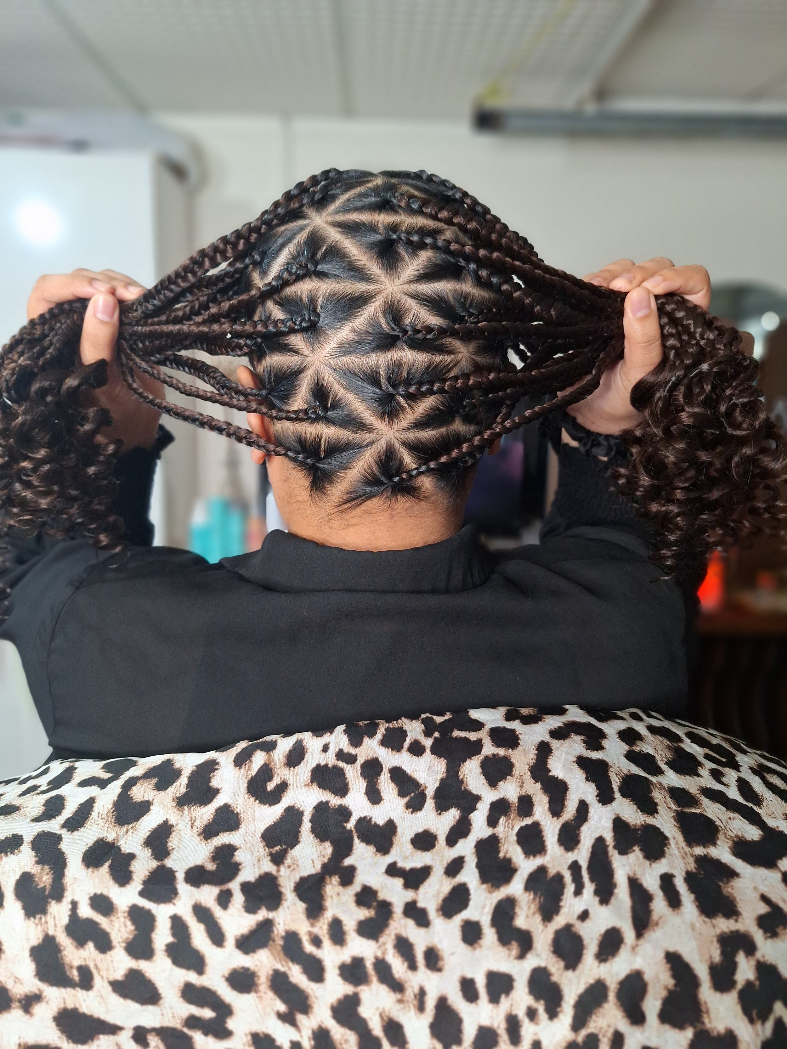 Custom Large Knotless Curls
