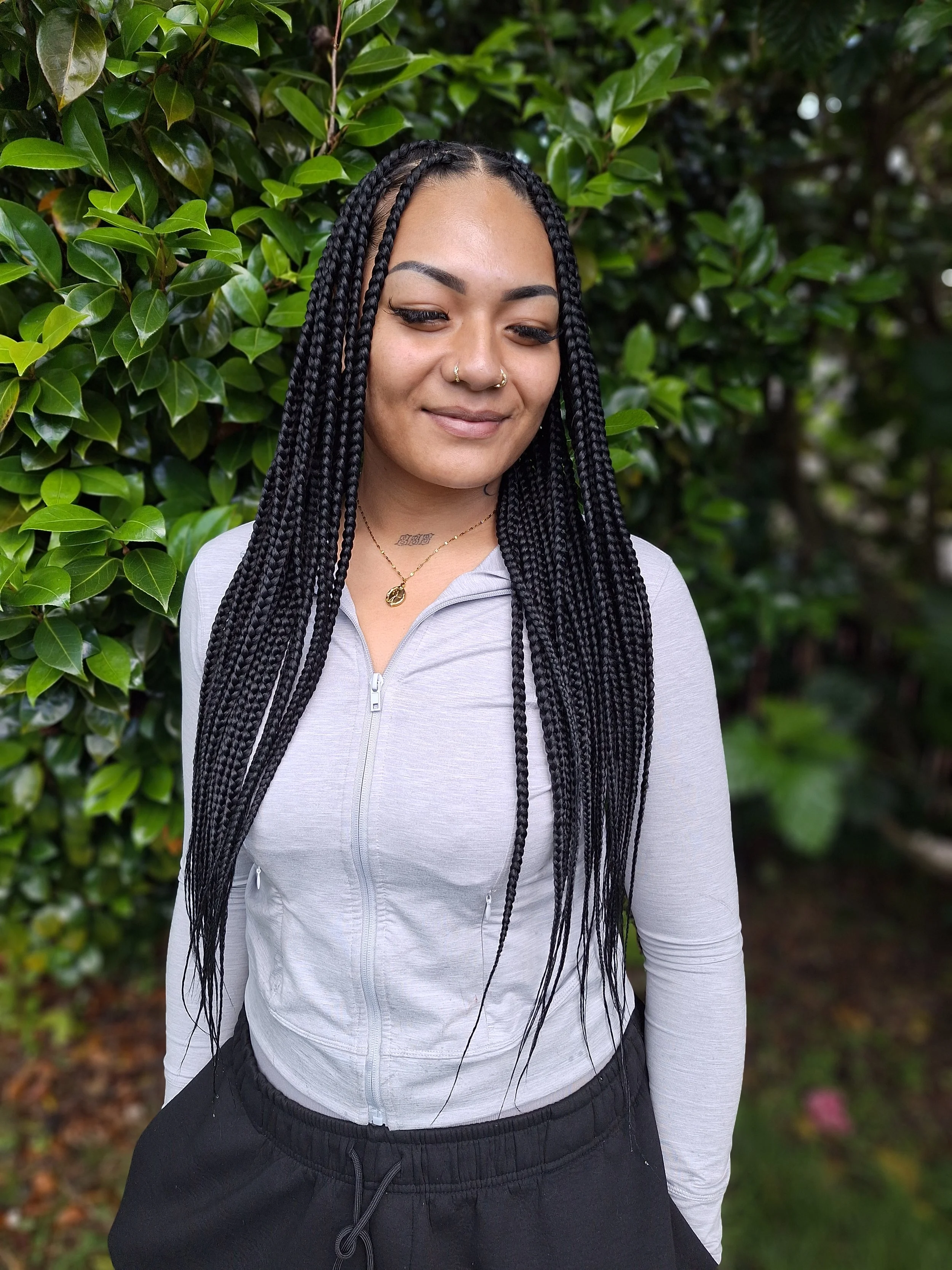 Large Medium Knotless Braids