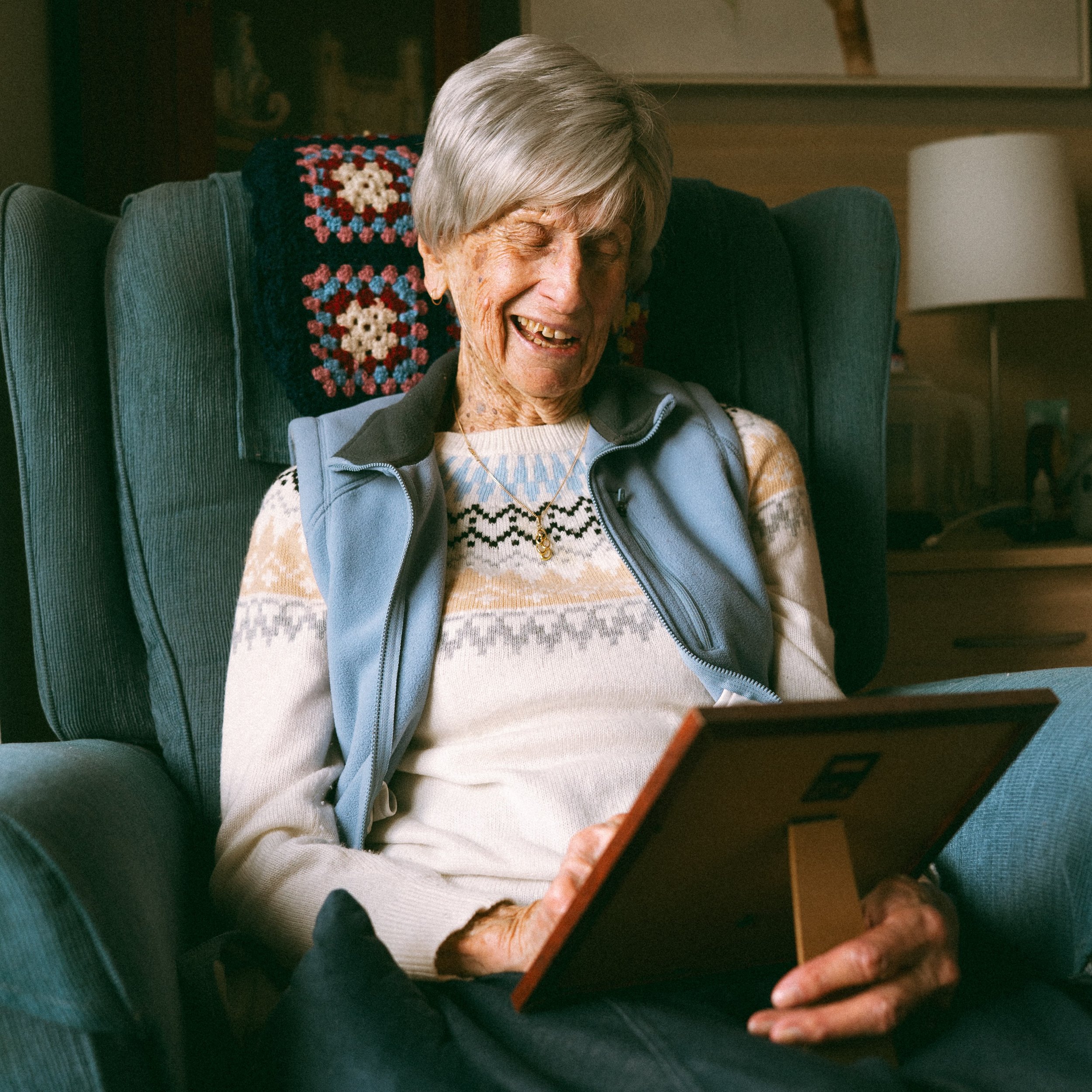 this my official petition for @anglicaresa to let me photograph more stories of their aged care residents☝🏼 

#documentaryphotography #grandparents #storytelling