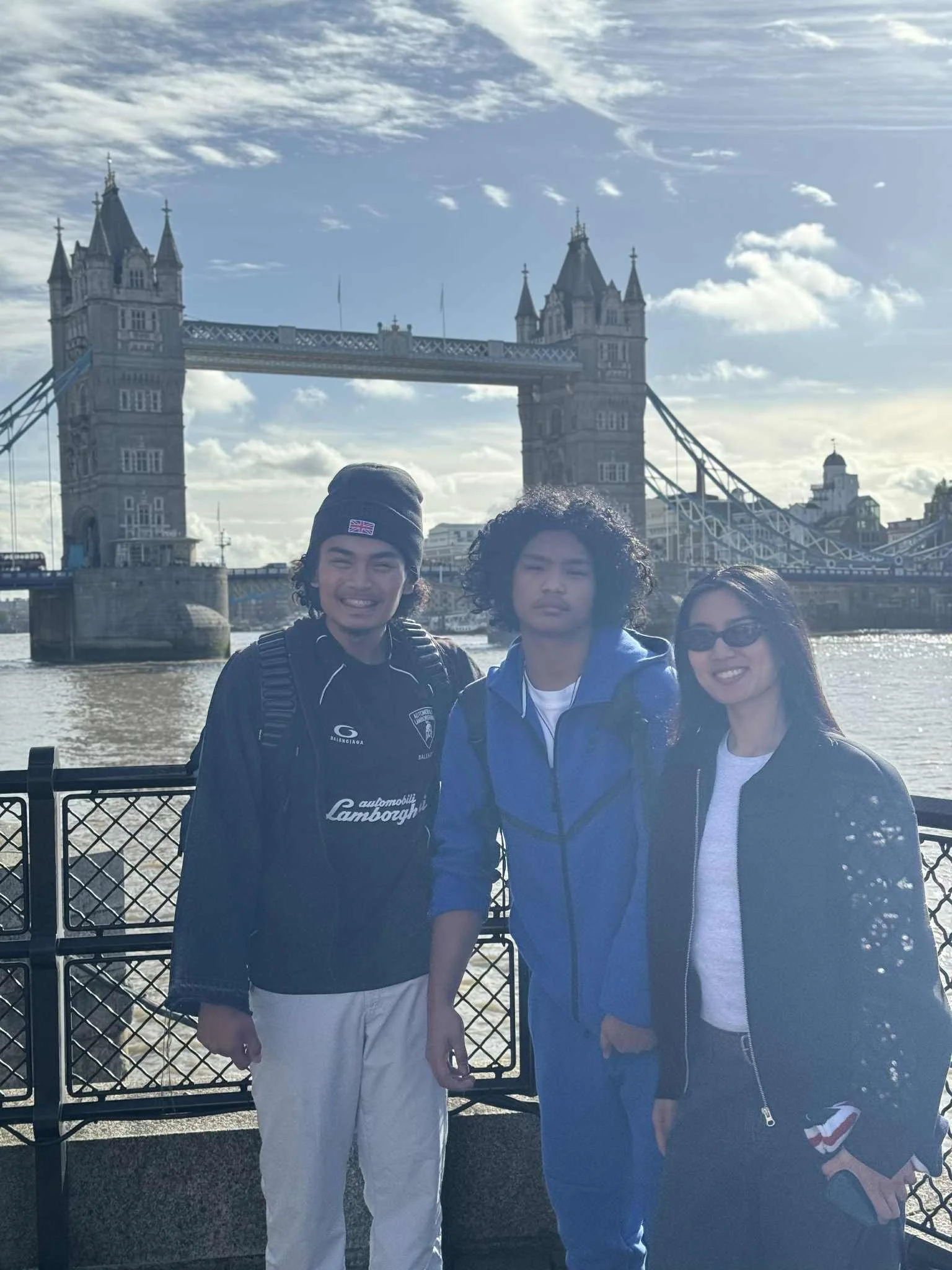 twintowerlondon.JPG